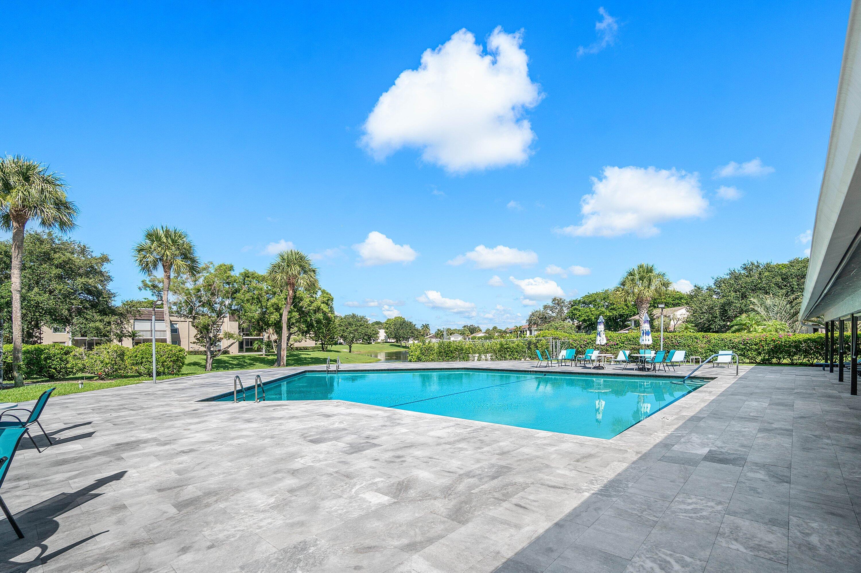 LAGO DEL REY NORTH CONDO - Residential