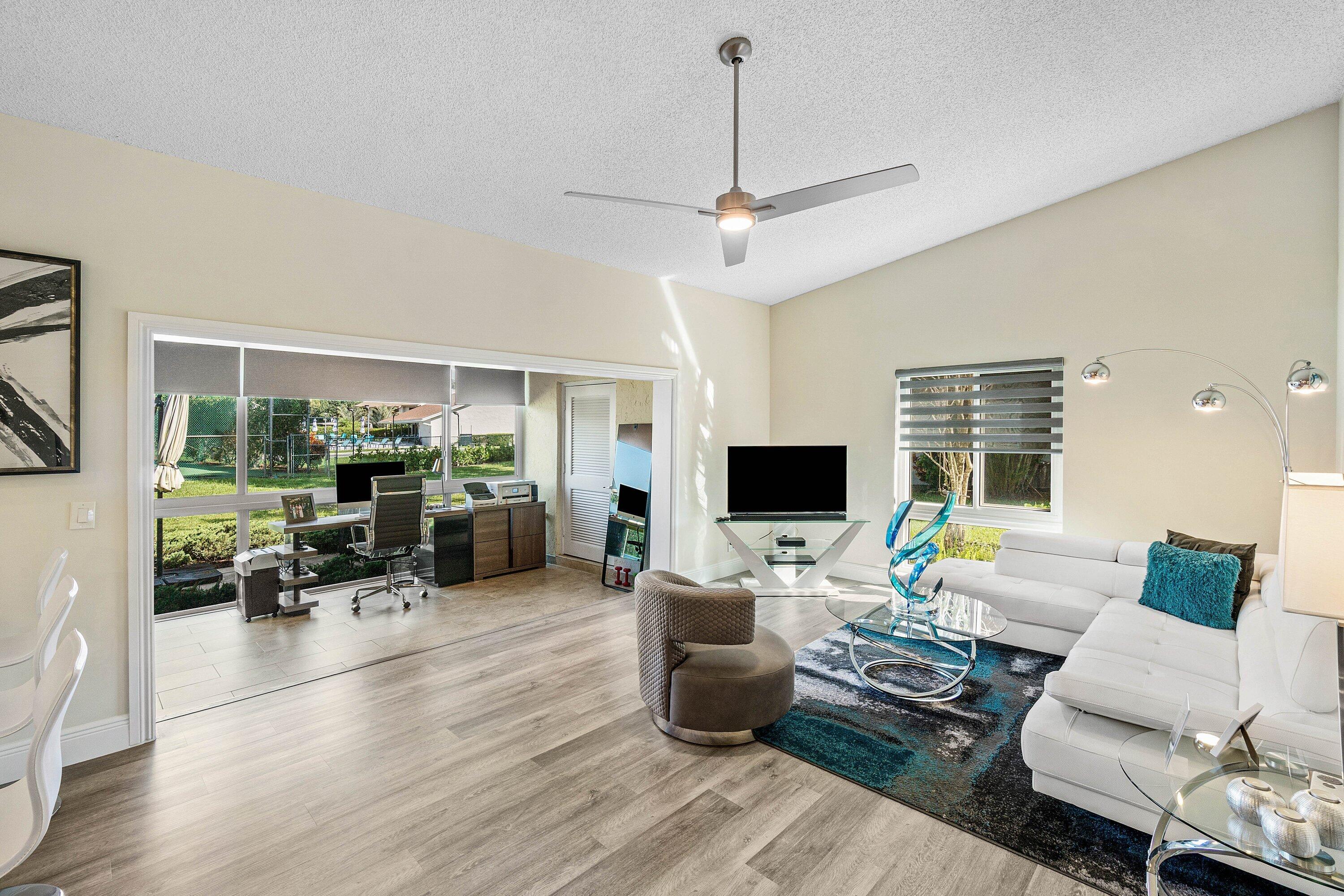 LAGO DEL REY NORTH CONDO - Residential