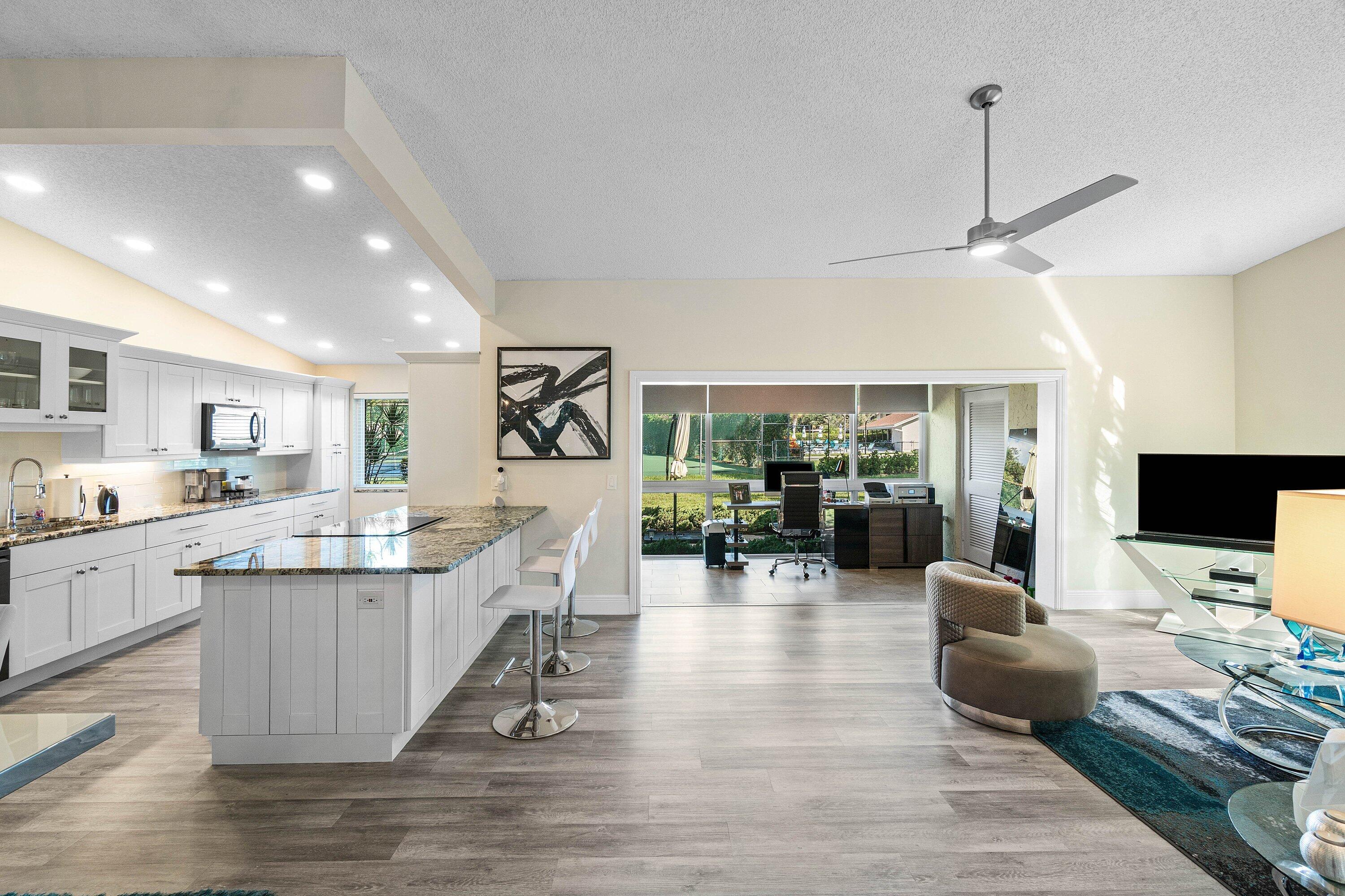 LAGO DEL REY NORTH CONDO - Residential