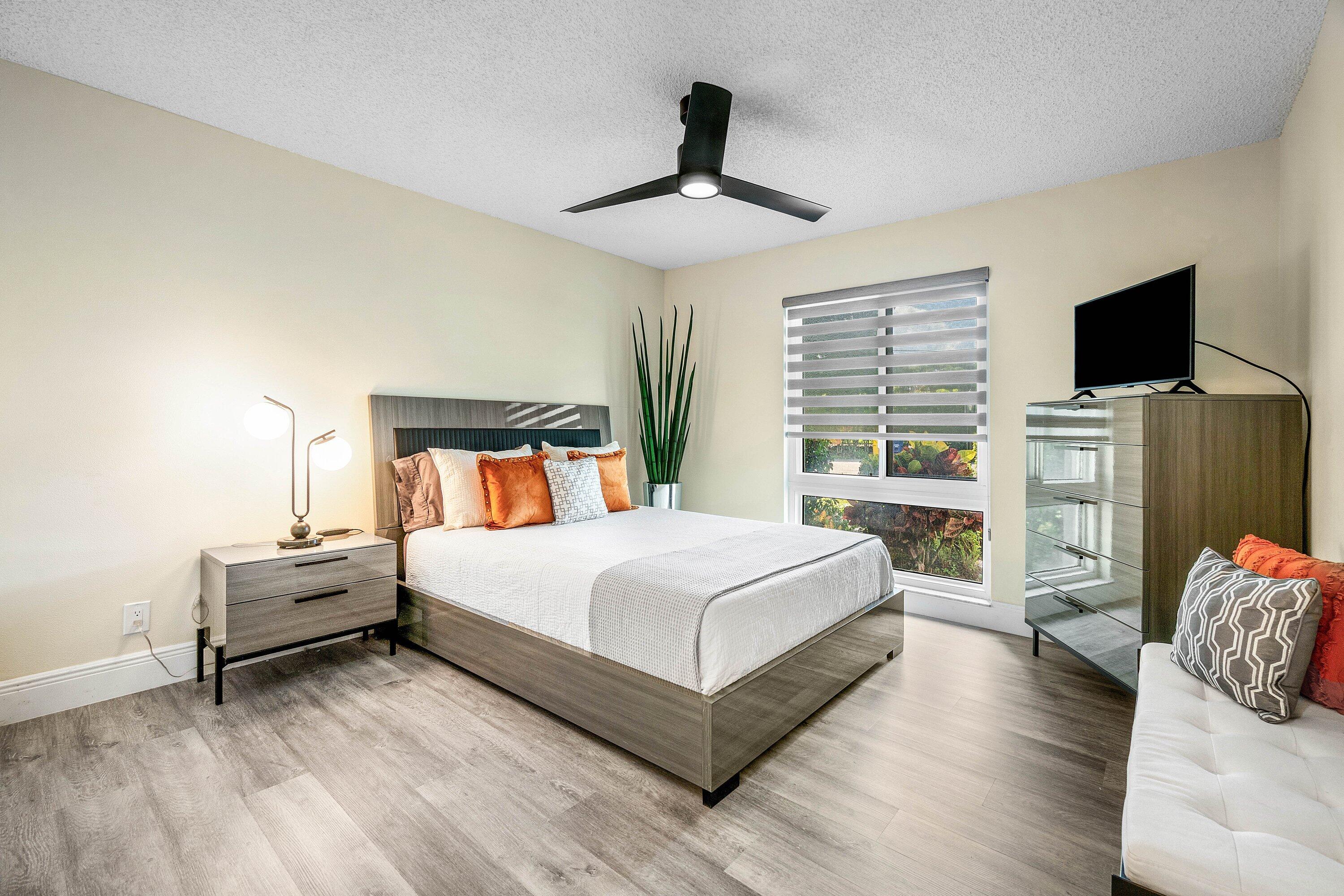 LAGO DEL REY NORTH CONDO - Residential