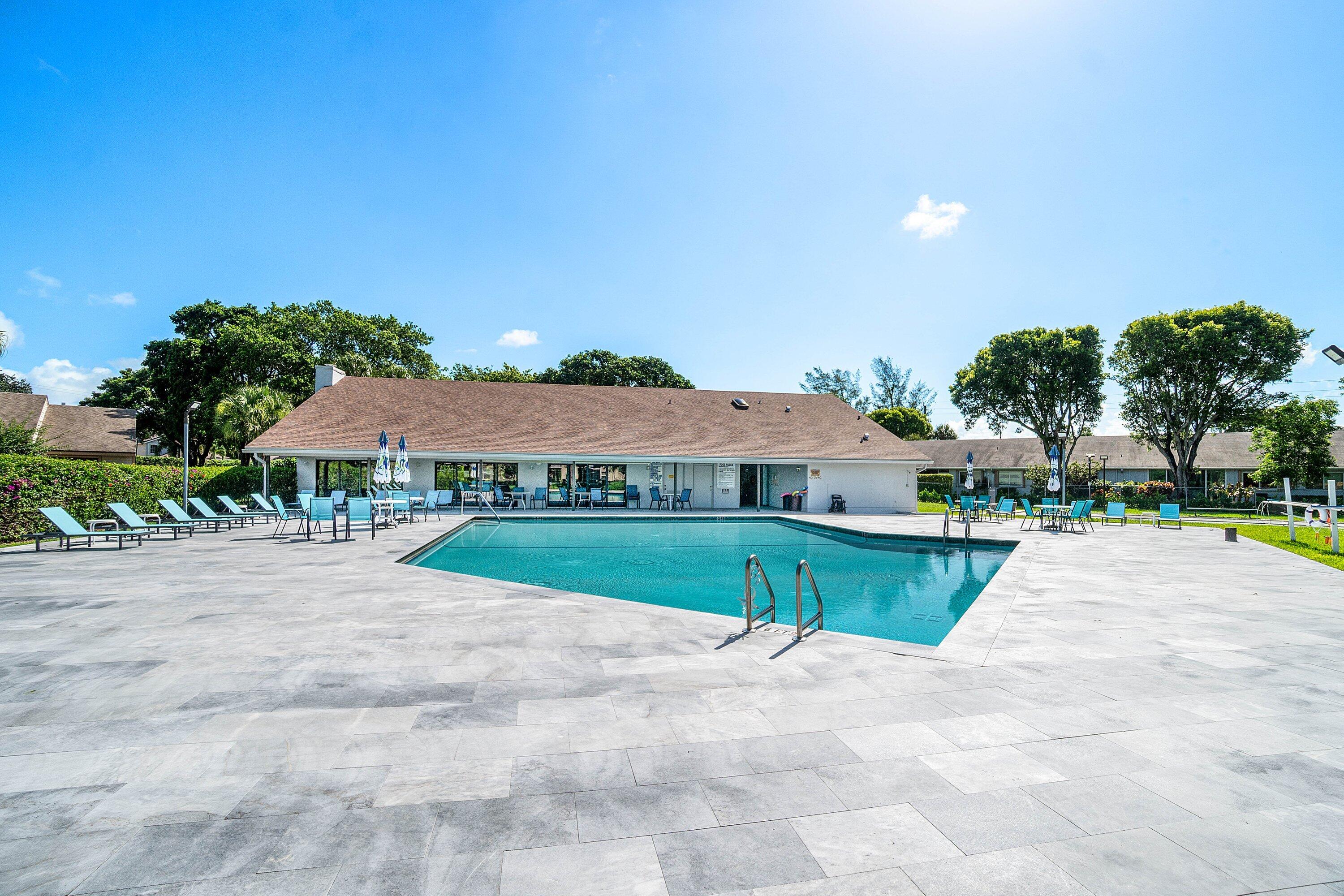 LAGO DEL REY NORTH CONDO - Residential
