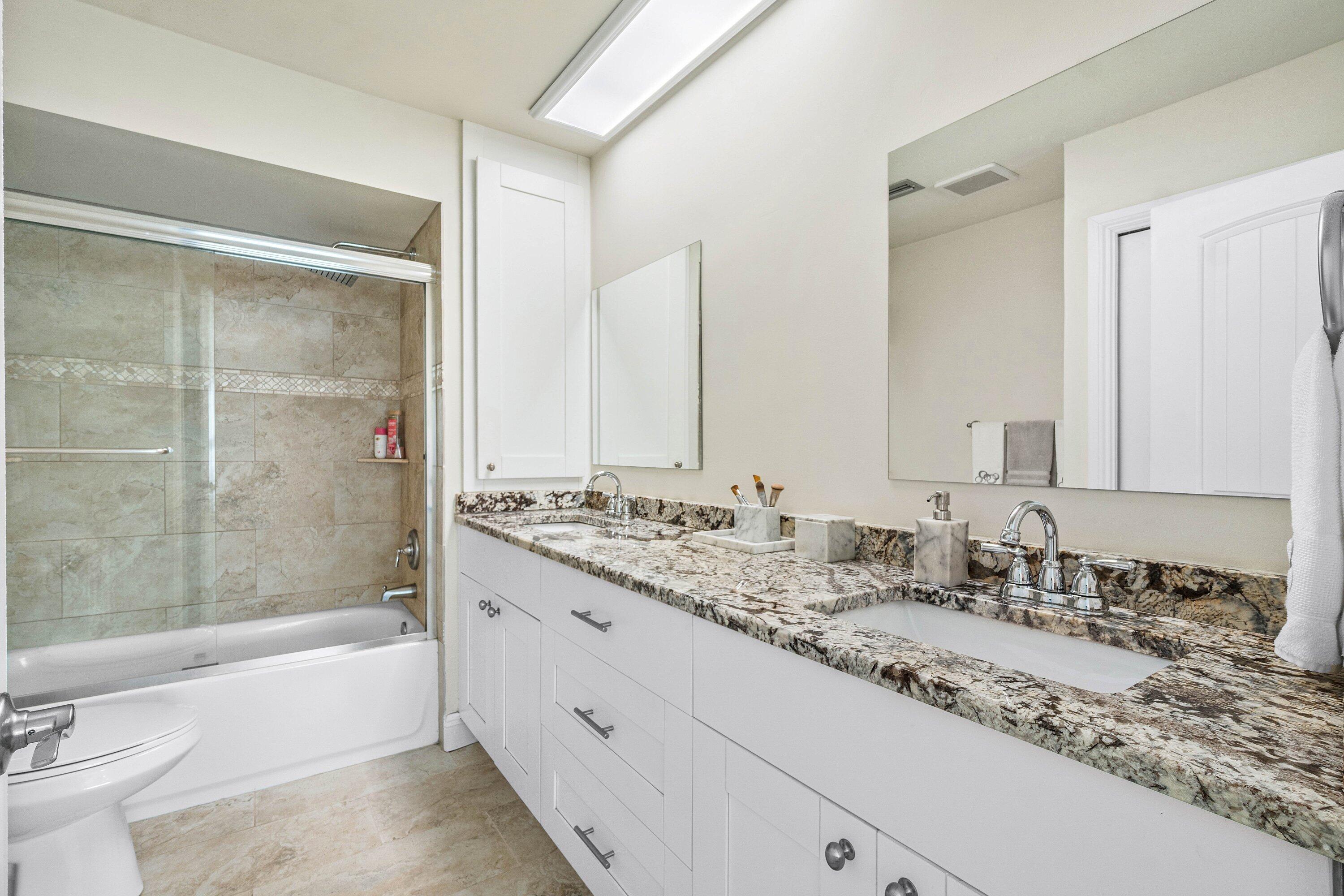 LAGO DEL REY NORTH CONDO - Residential