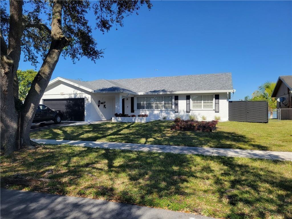 FLAMINGO GARDENS-LIVE OAK SEC - Residential Lease