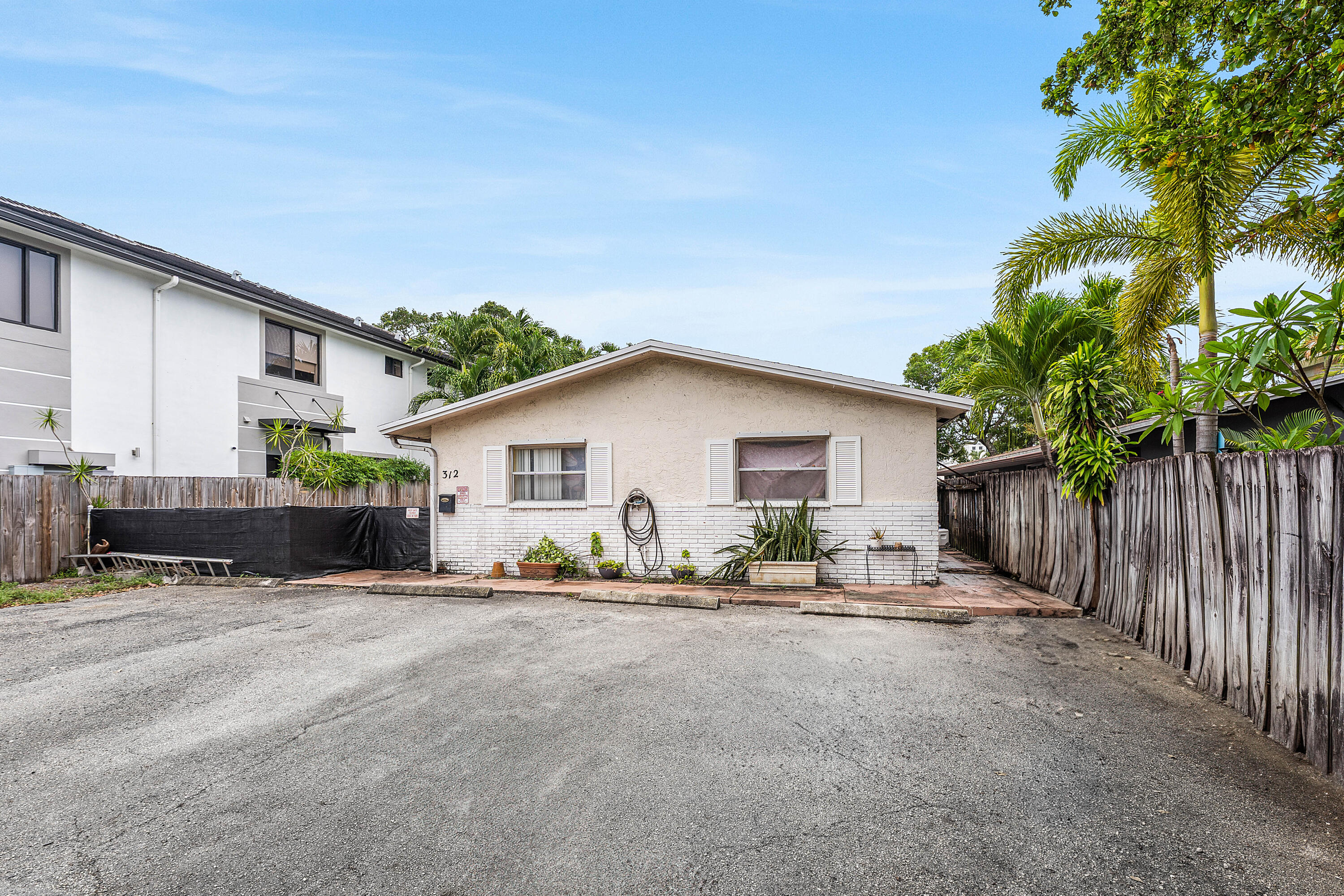 LAUDERDALE - Residential Income