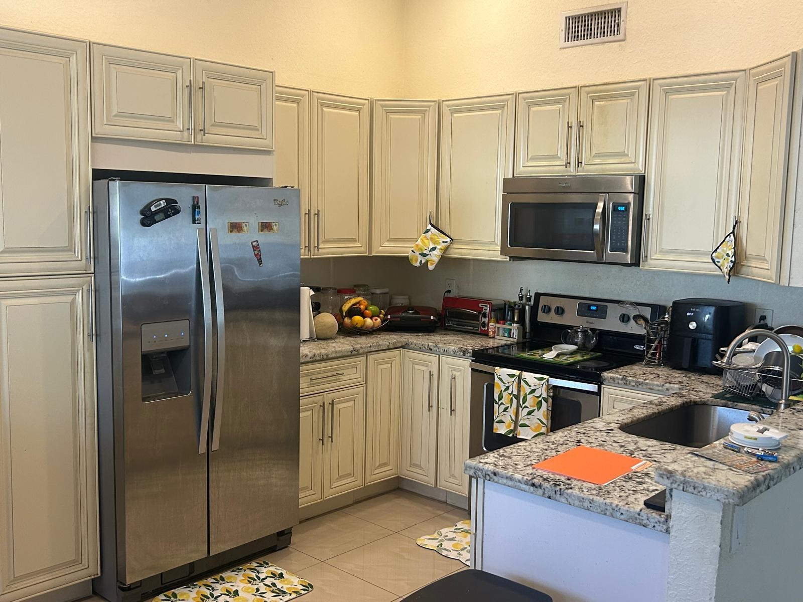 Cinnamon Place 1 121-26 B - Residential