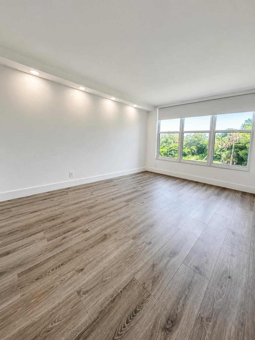 NO 77 PALM-AIRE COUNTRY CLUB - Residential