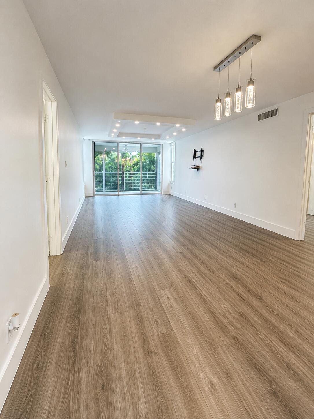 NO 77 PALM-AIRE COUNTRY CLUB - Residential