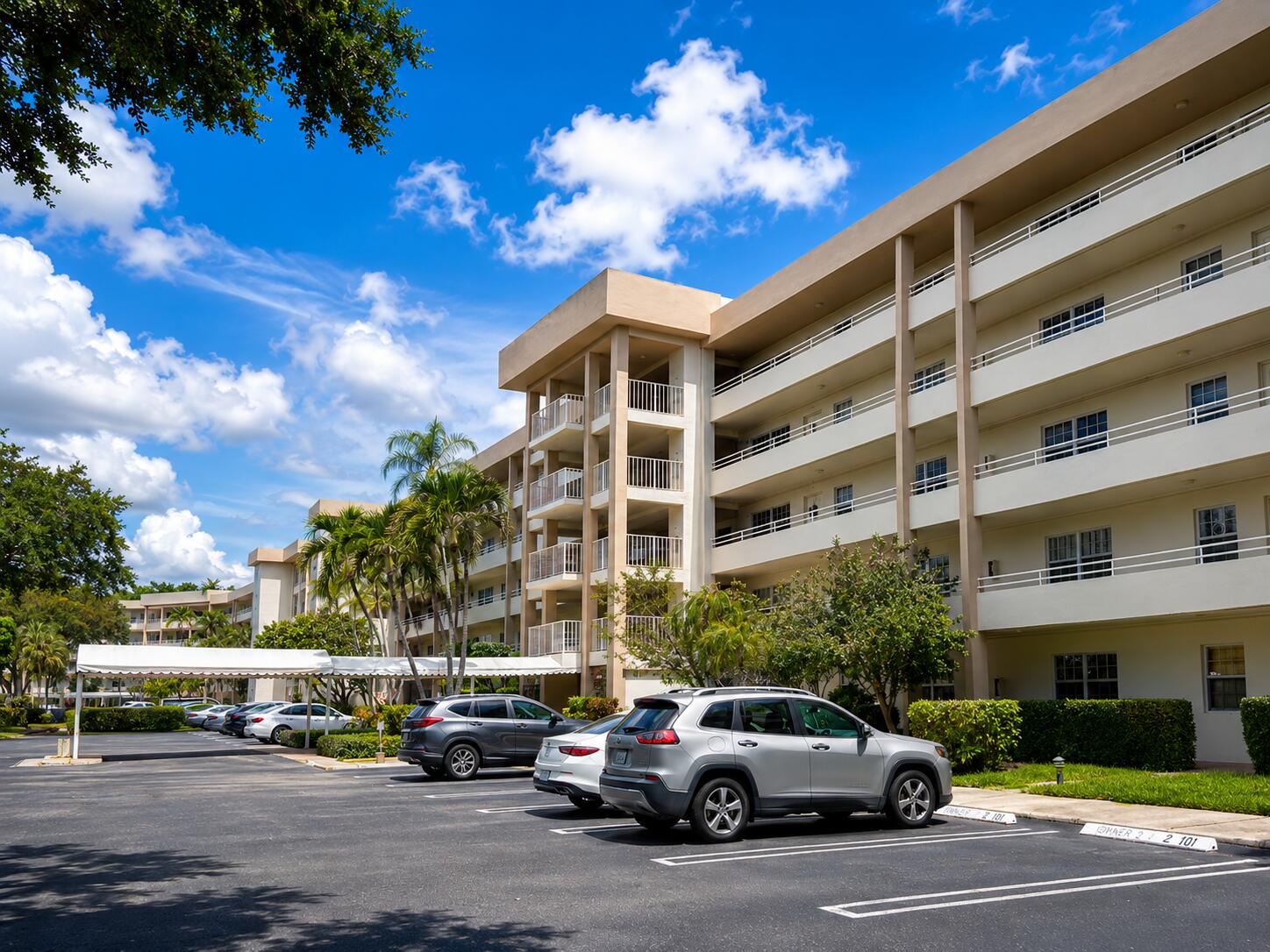 NO 77 PALM-AIRE COUNTRY CLUB - Residential