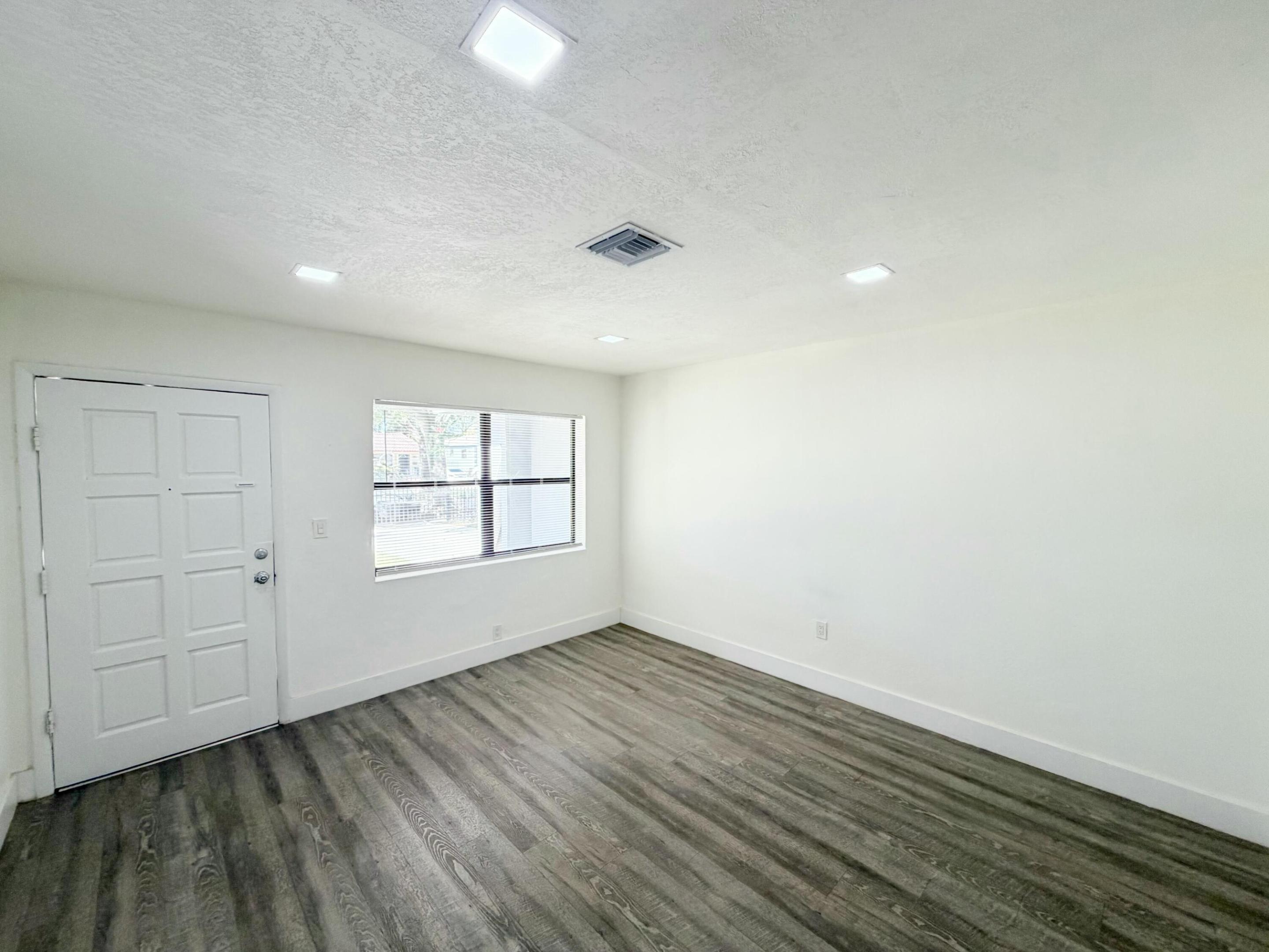 TAYLOR MANOR - Residential Lease