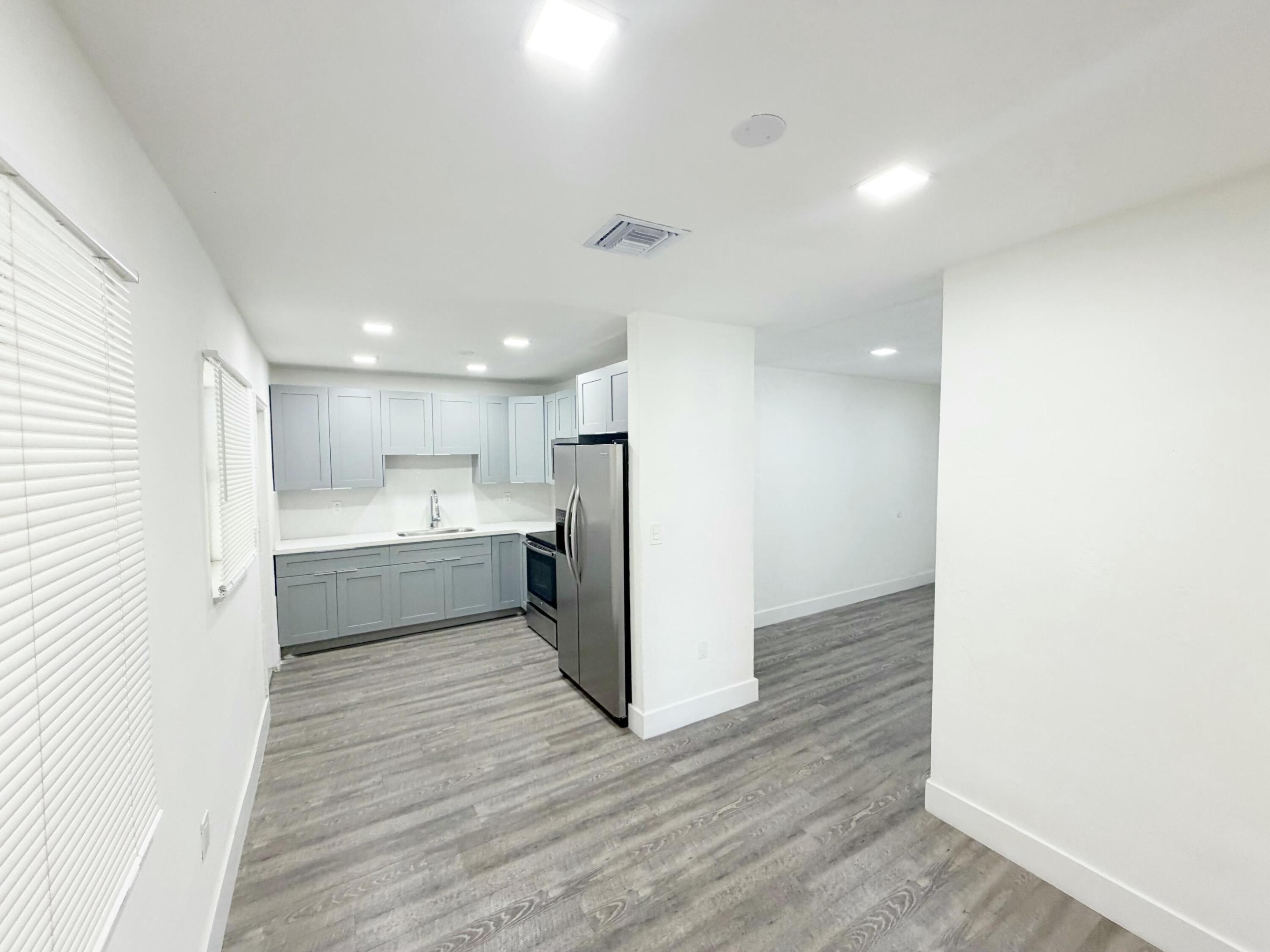 TAYLOR MANOR - Residential Lease