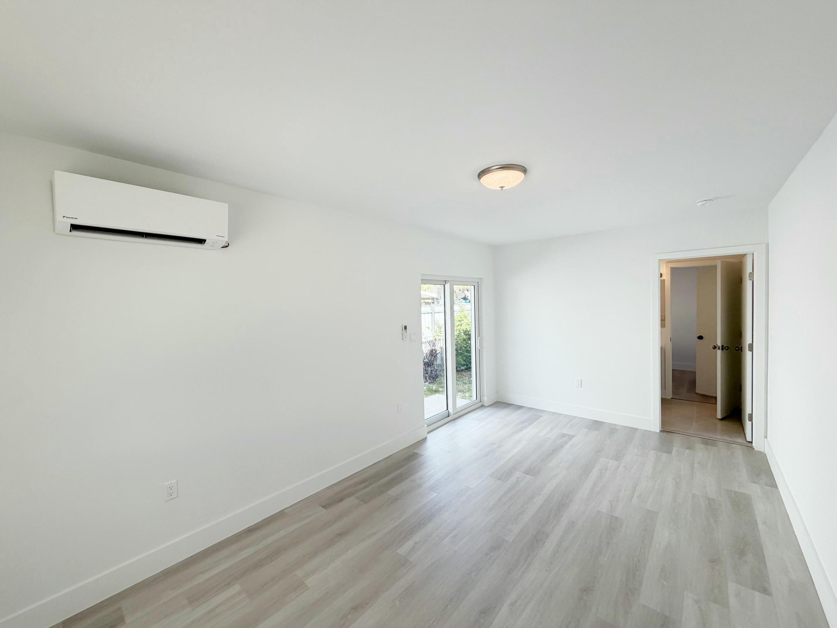 TAYLOR MANOR - Residential Lease