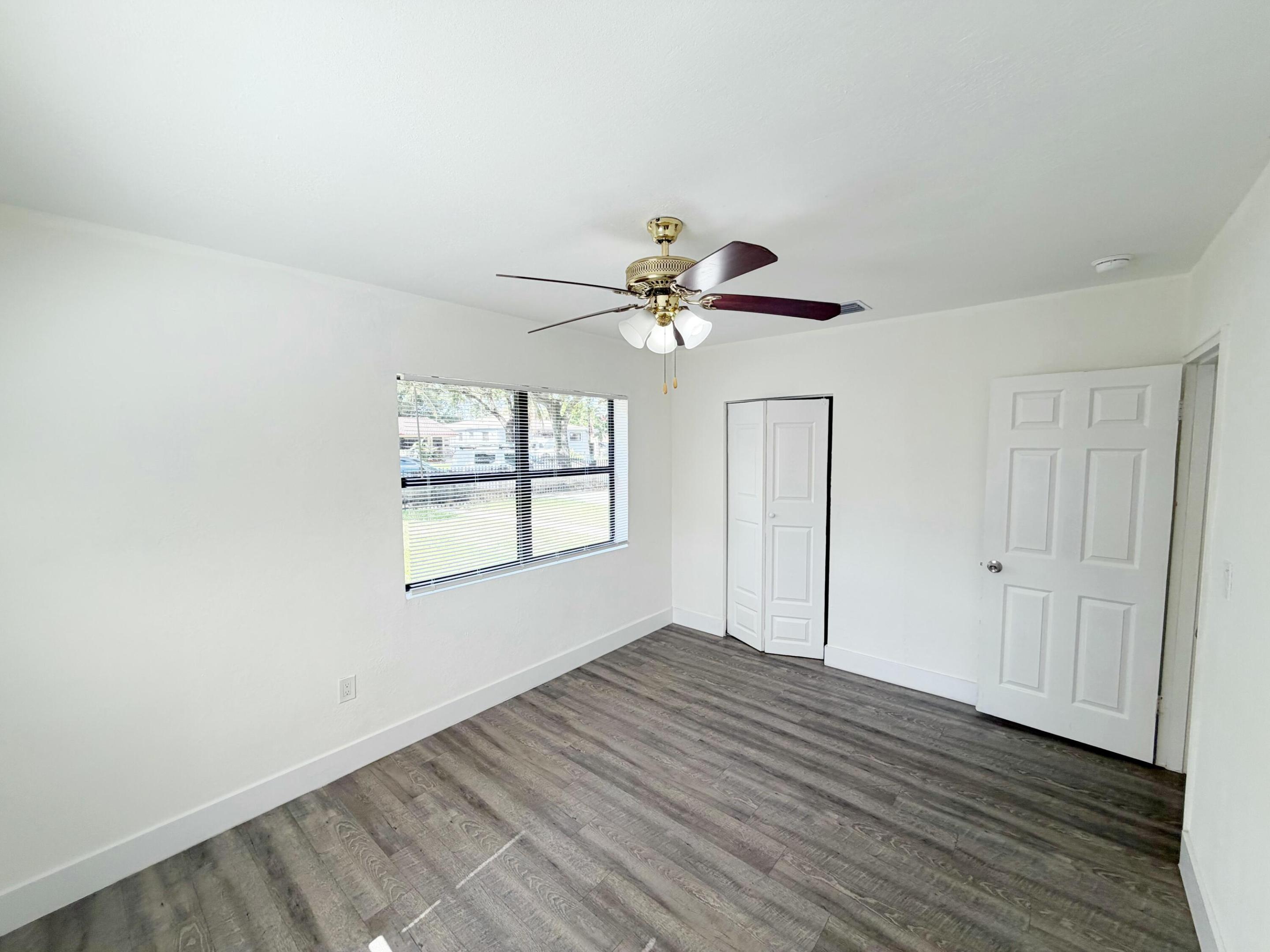 TAYLOR MANOR - Residential Lease