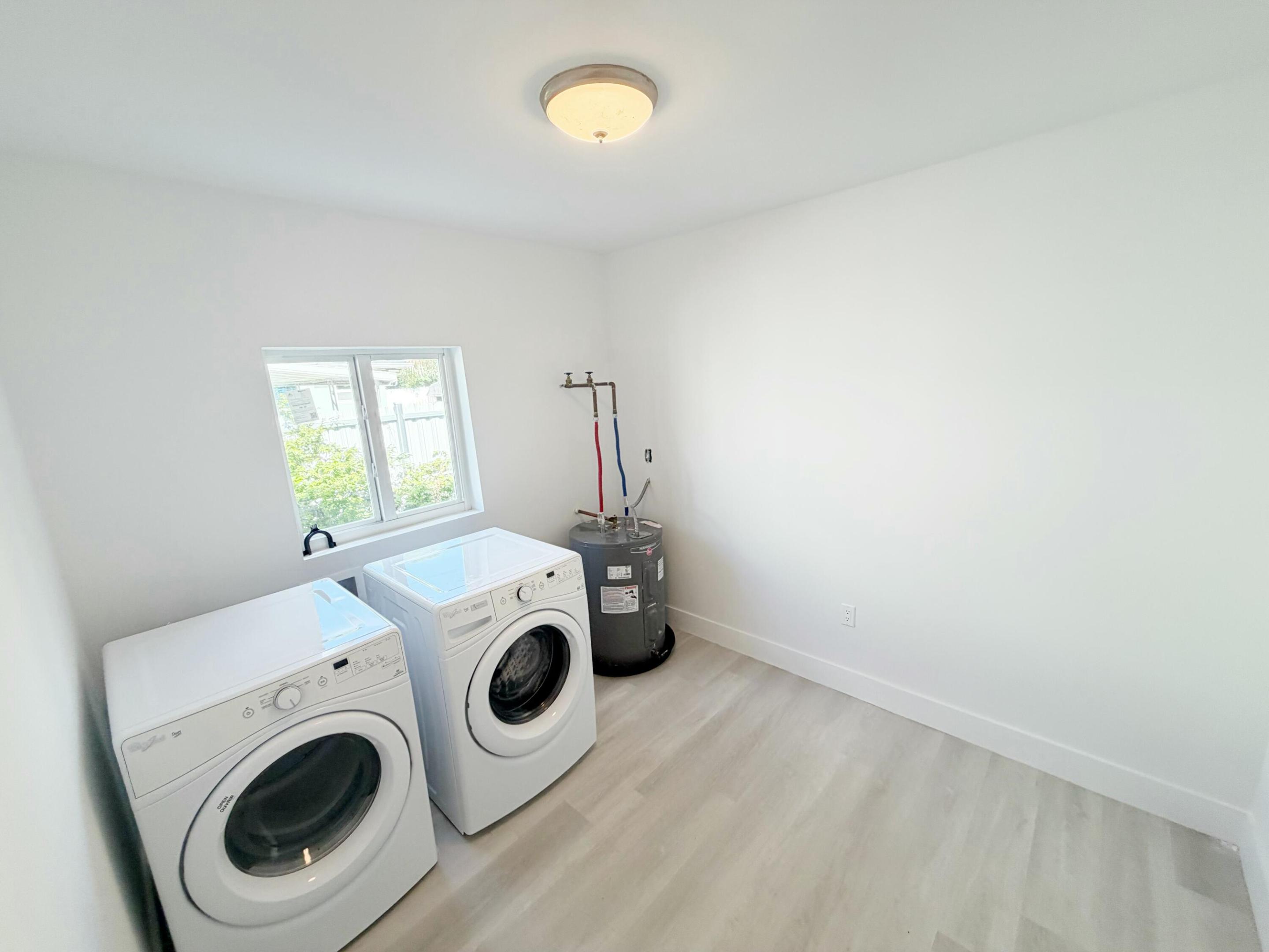 TAYLOR MANOR - Residential Lease