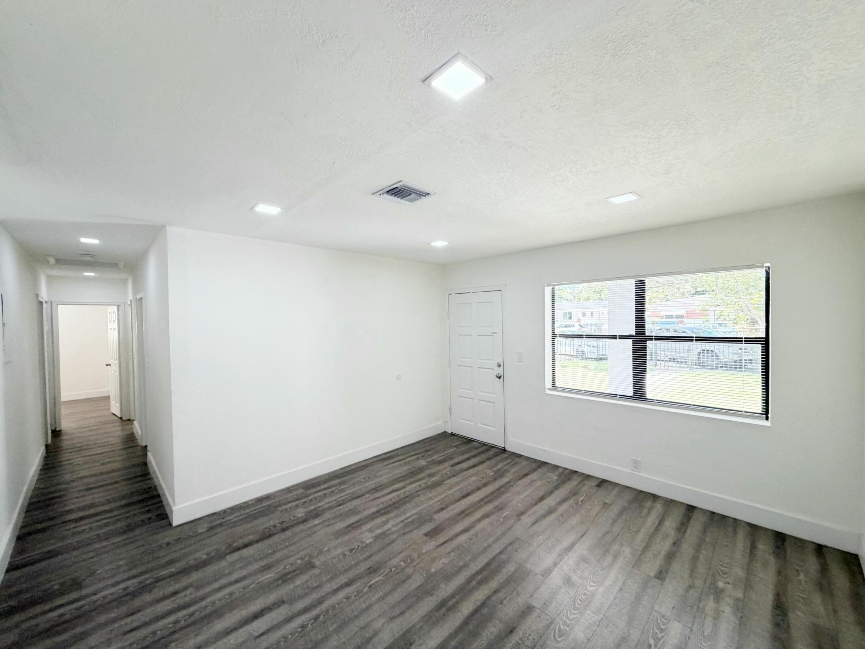 TAYLOR MANOR - Residential Lease