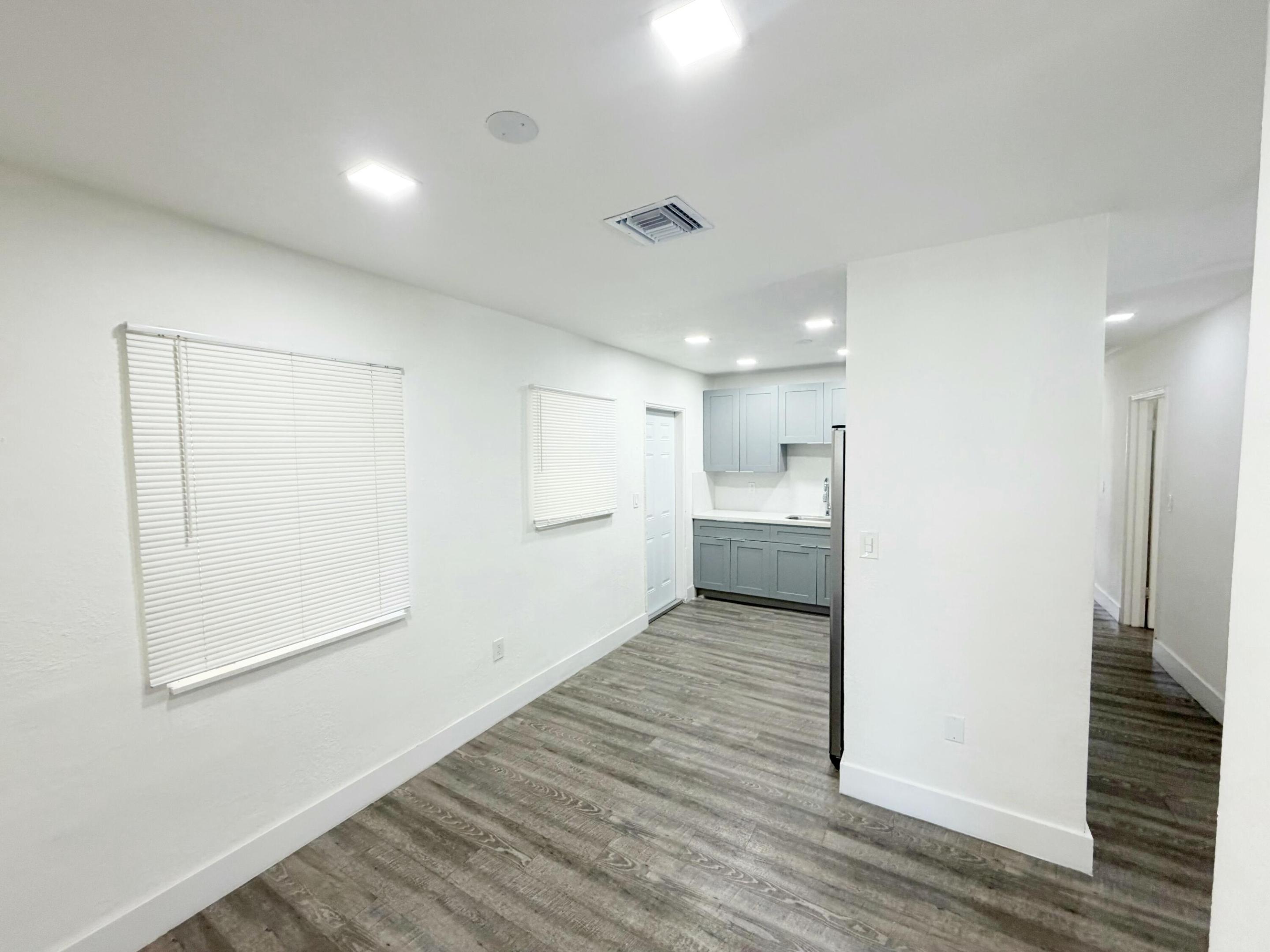 TAYLOR MANOR - Residential Lease