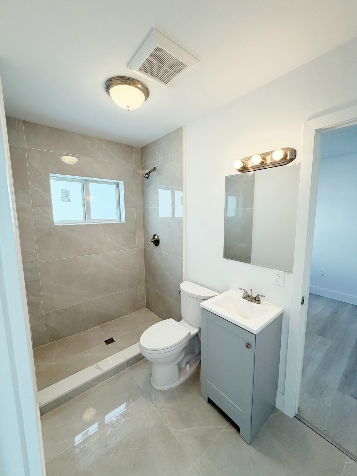 TAYLOR MANOR - Residential Lease