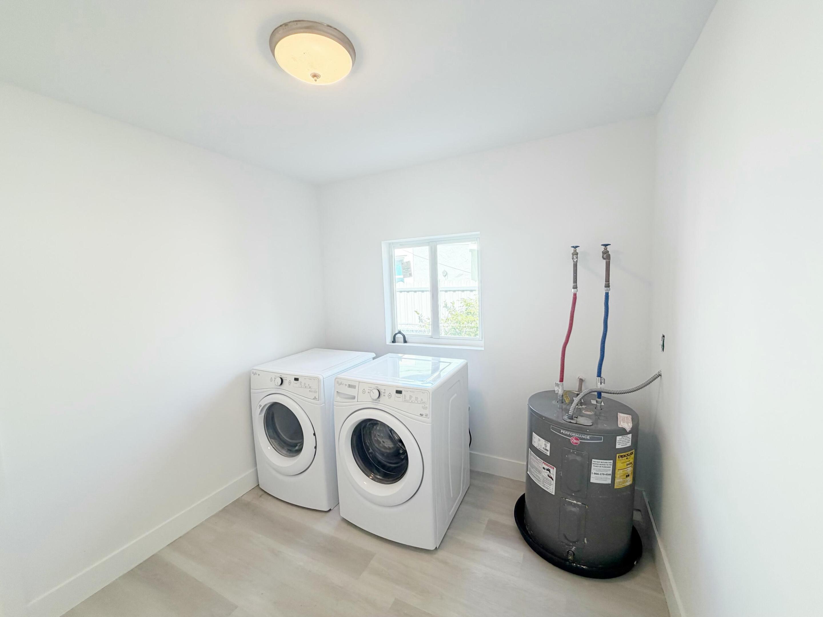 TAYLOR MANOR - Residential Lease