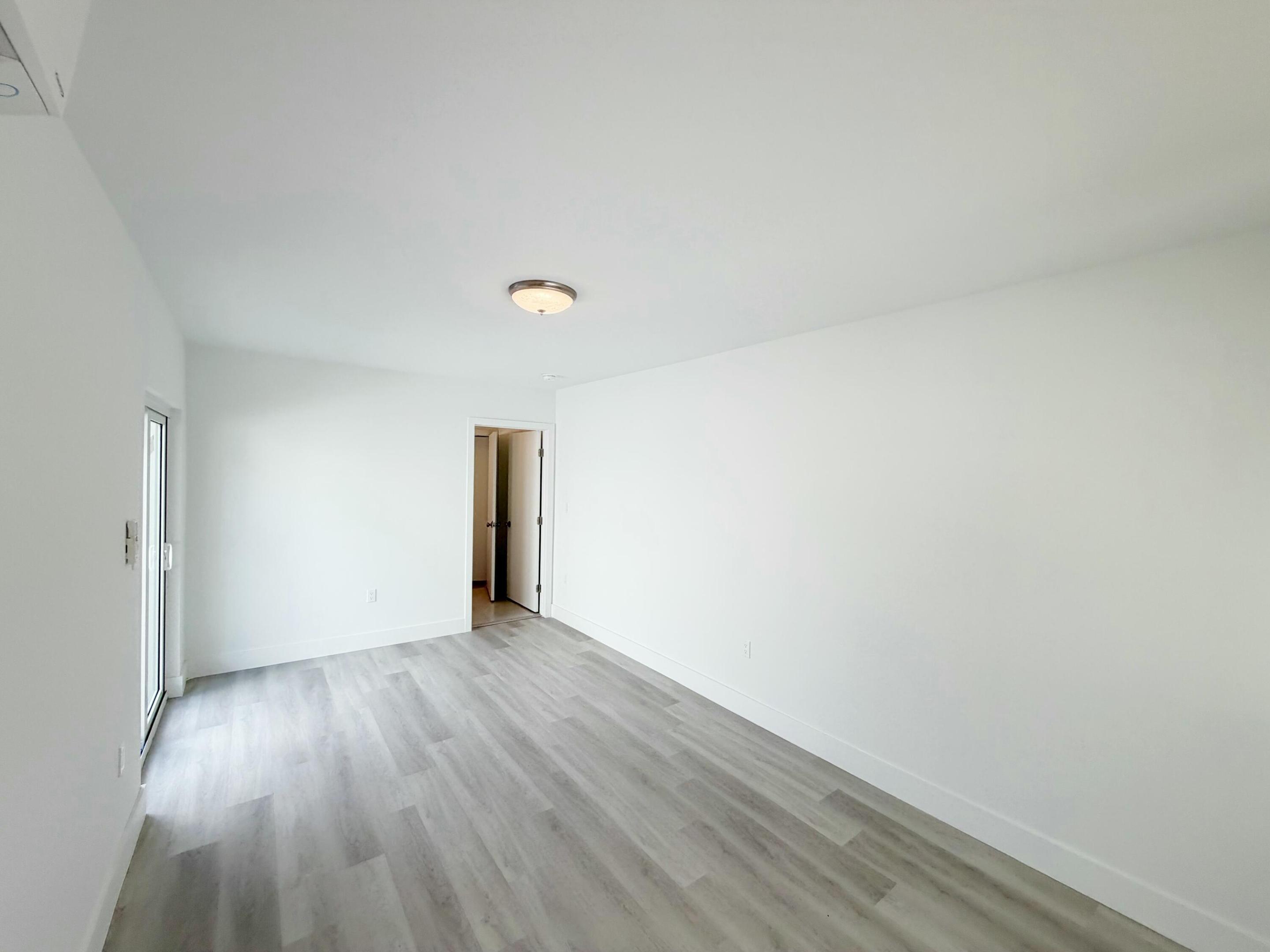TAYLOR MANOR - Residential Lease