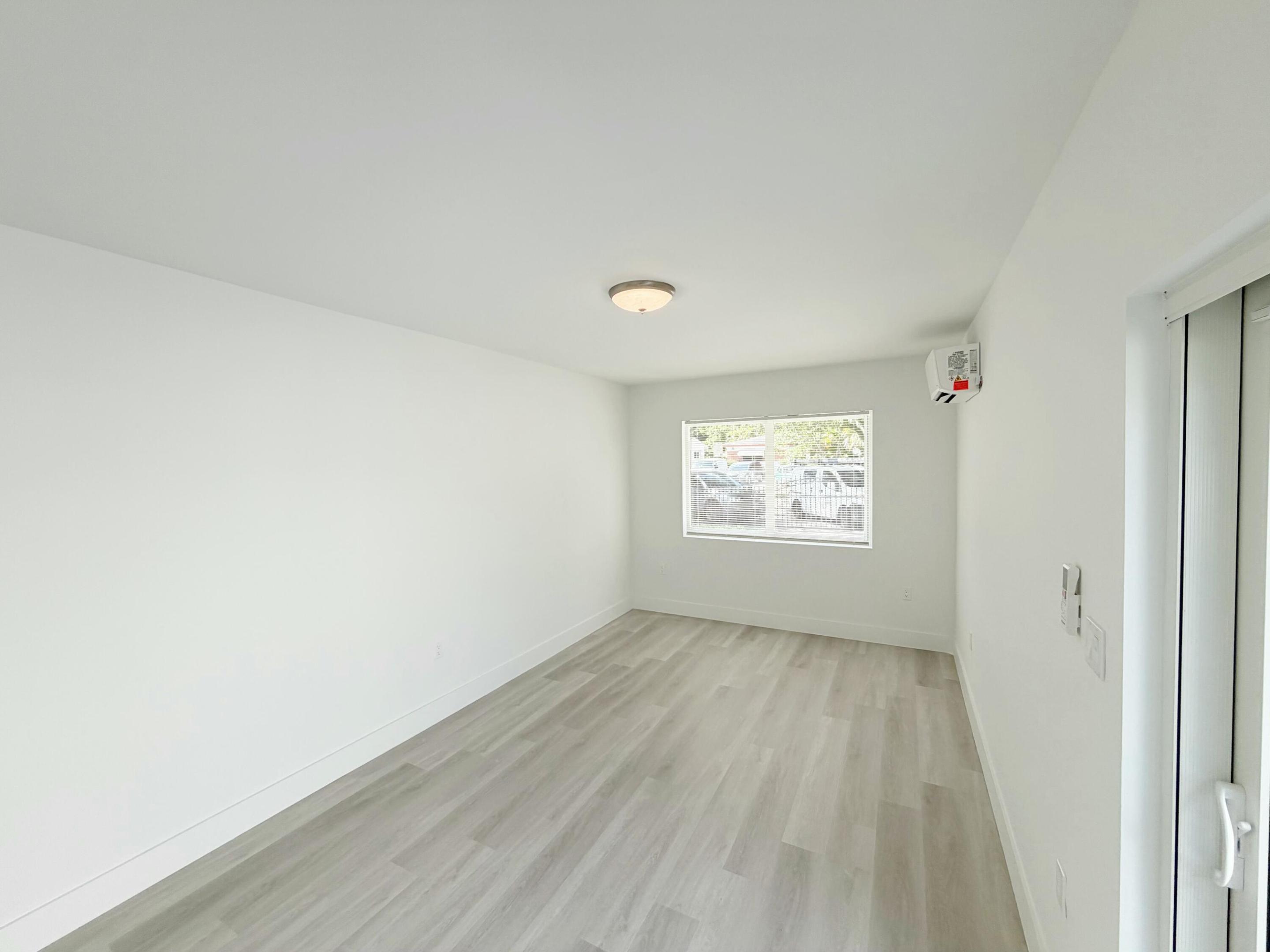 TAYLOR MANOR - Residential Lease