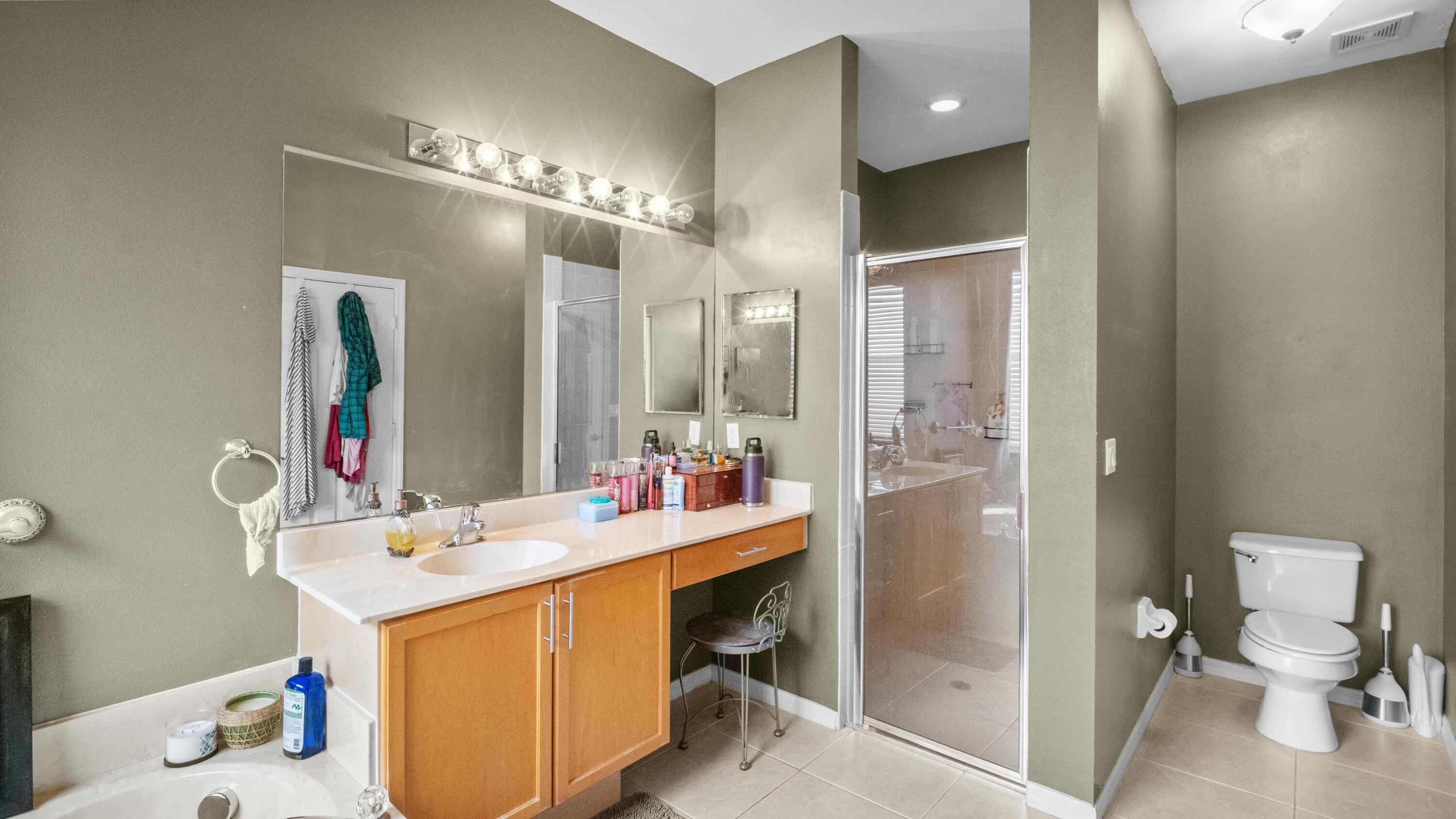 LAKEFOREST POINTE - Residential Lease