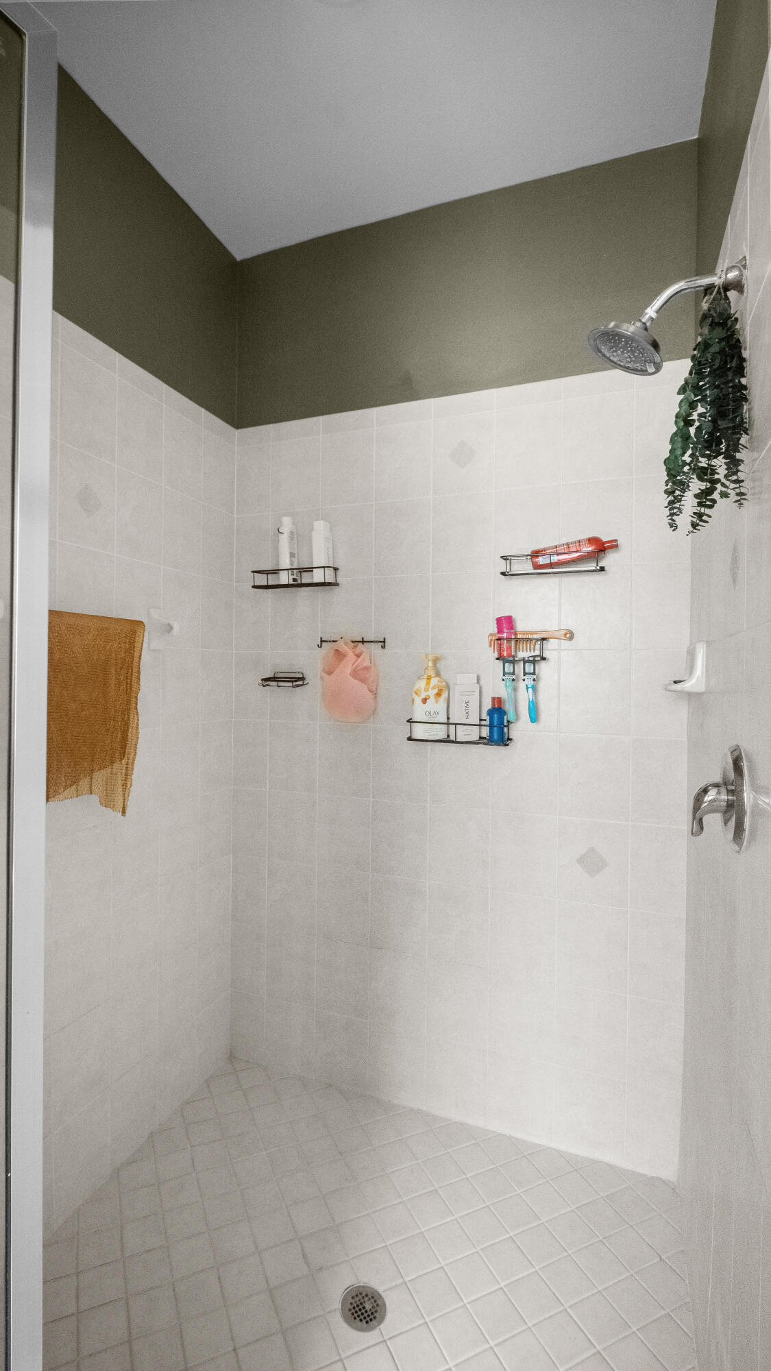 LAKEFOREST POINTE - Residential Lease