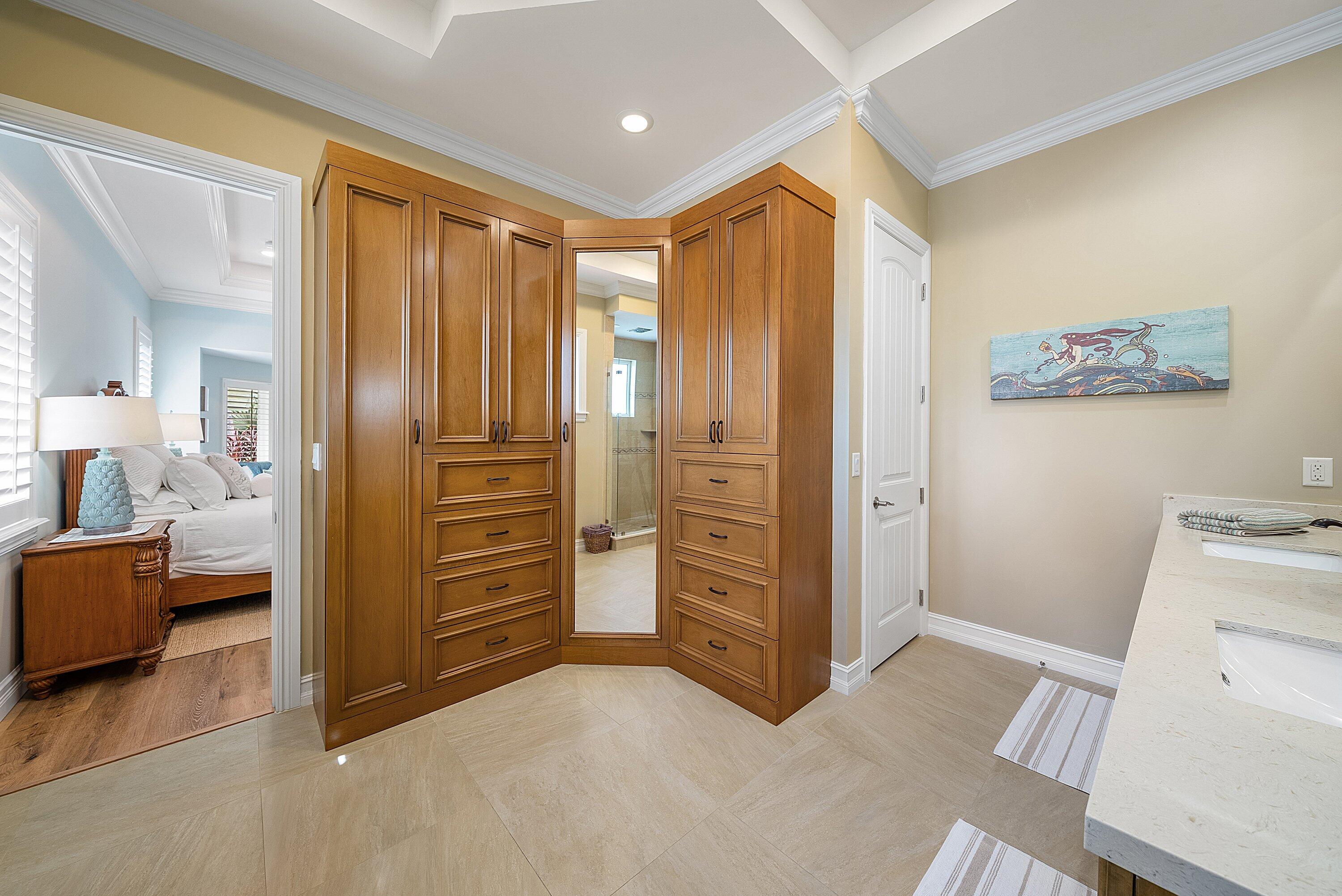 RIO VISTA OF ISLAND SHORES - Residential