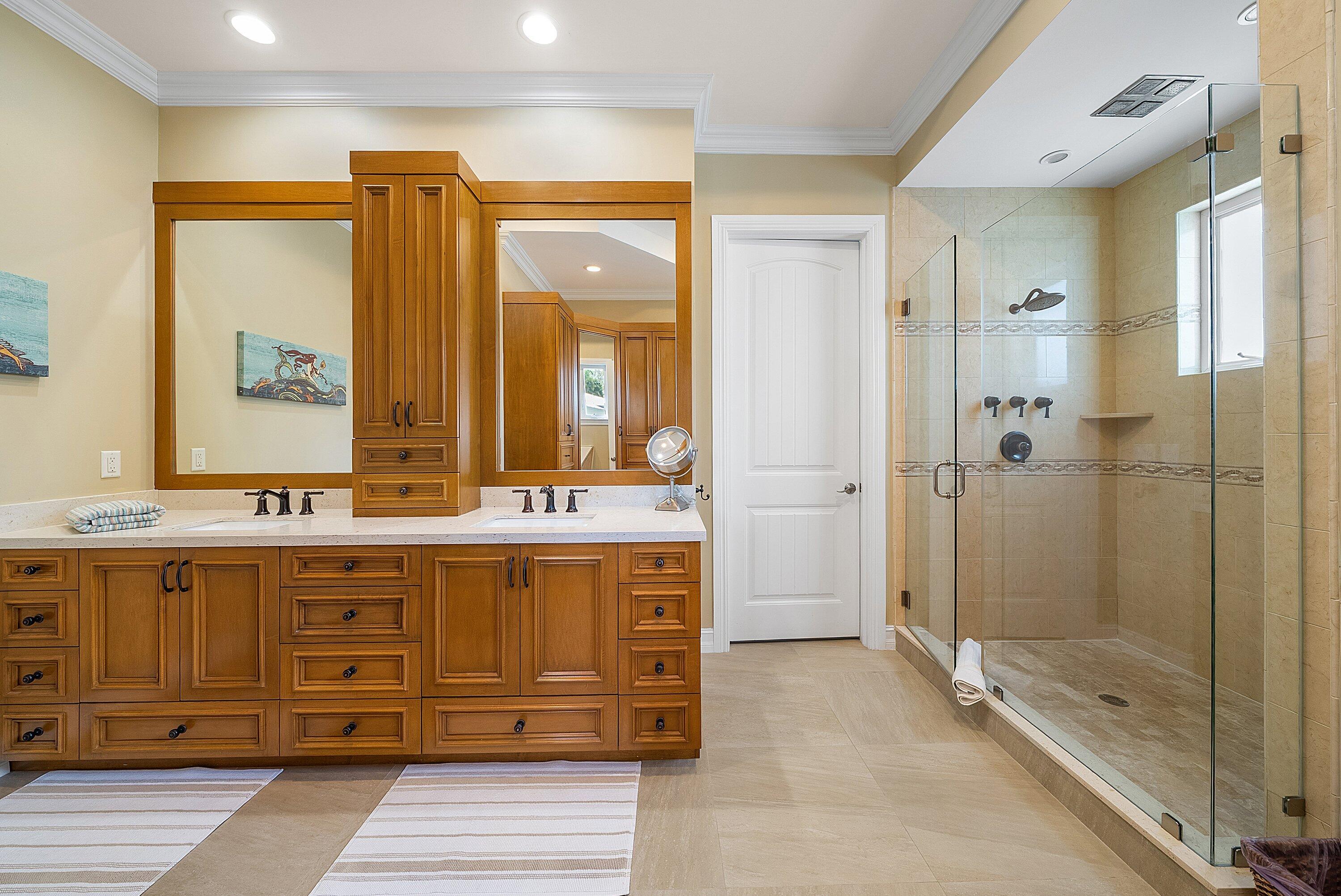 RIO VISTA OF ISLAND SHORES - Residential