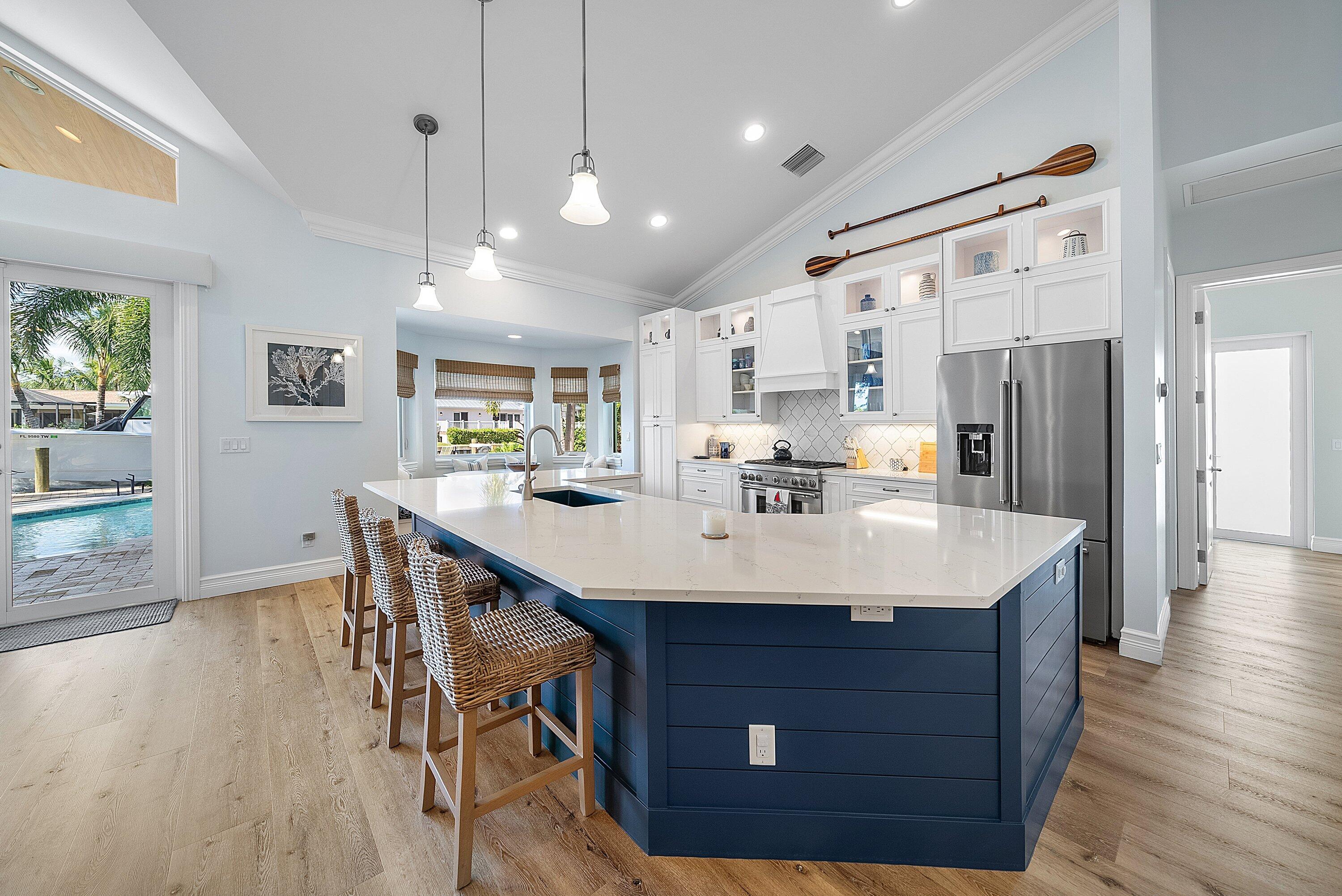 RIO VISTA OF ISLAND SHORES - Residential