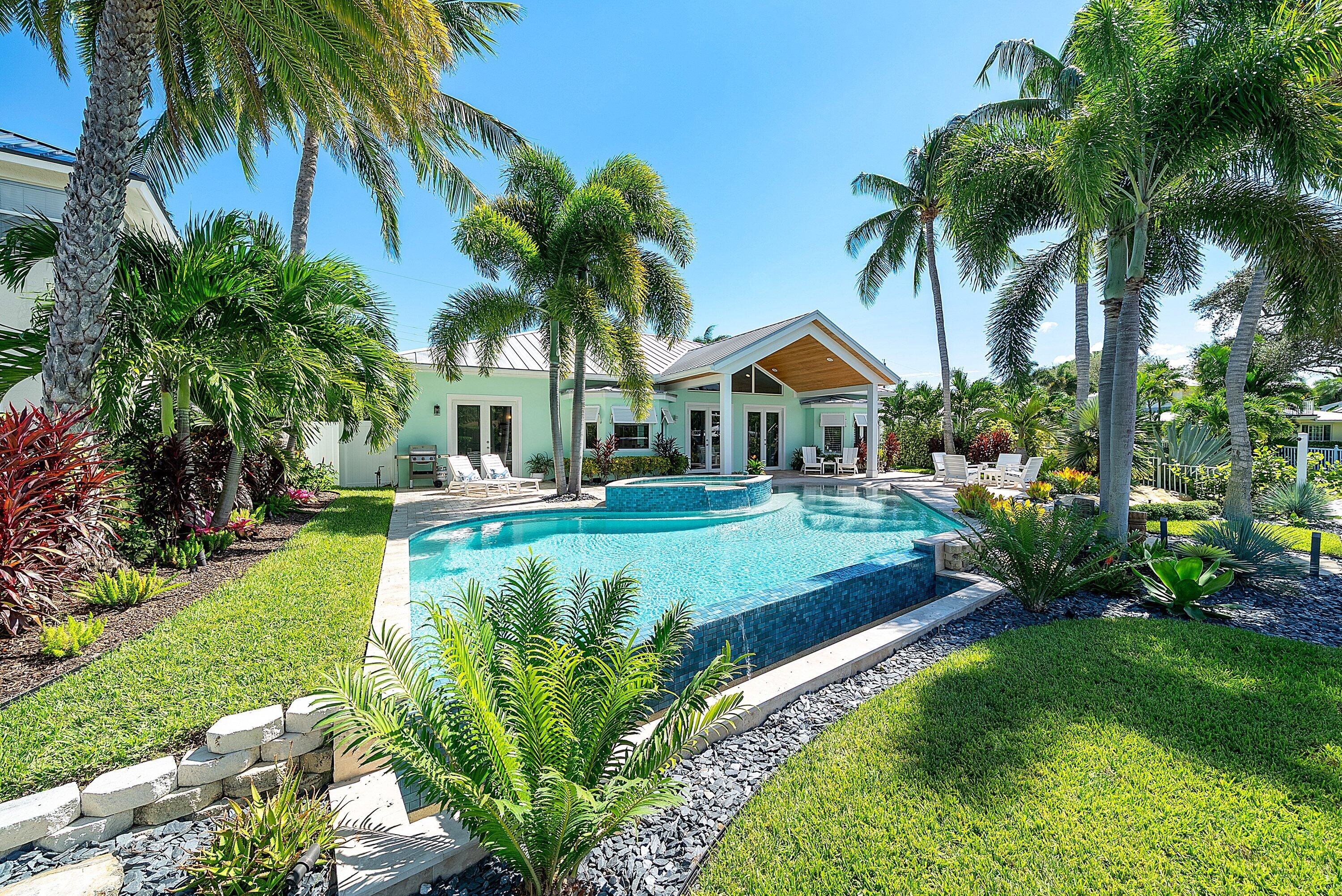 RIO VISTA OF ISLAND SHORES - Residential