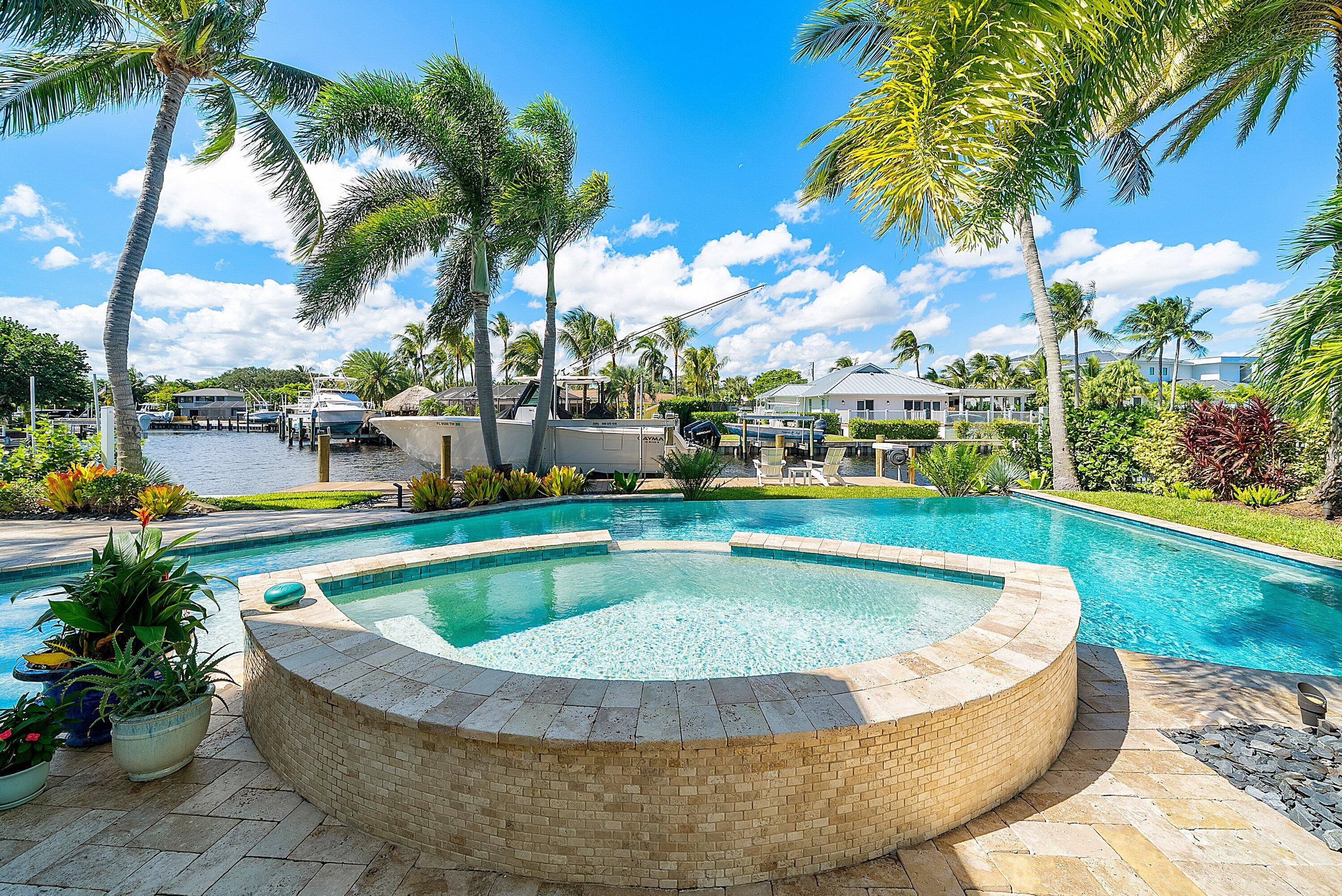 RIO VISTA OF ISLAND SHORES - Residential