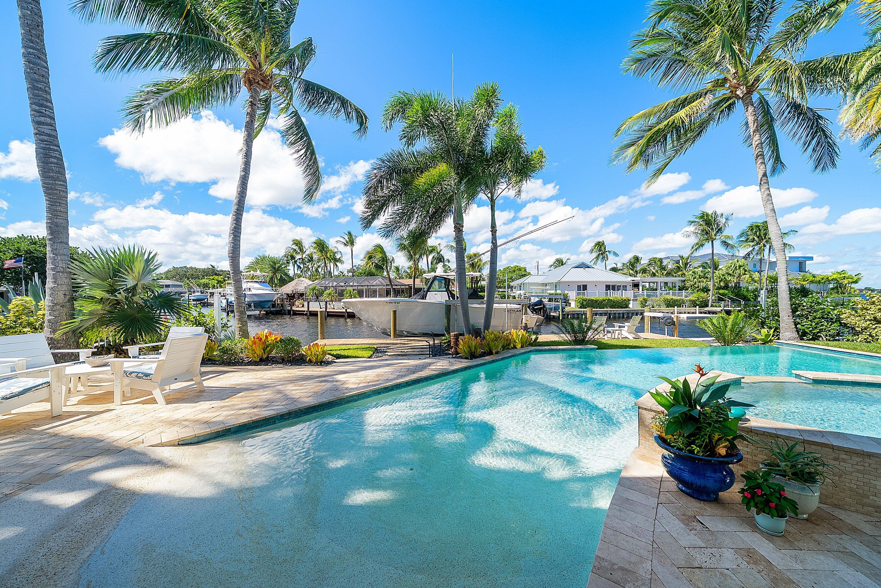 RIO VISTA OF ISLAND SHORES - Residential