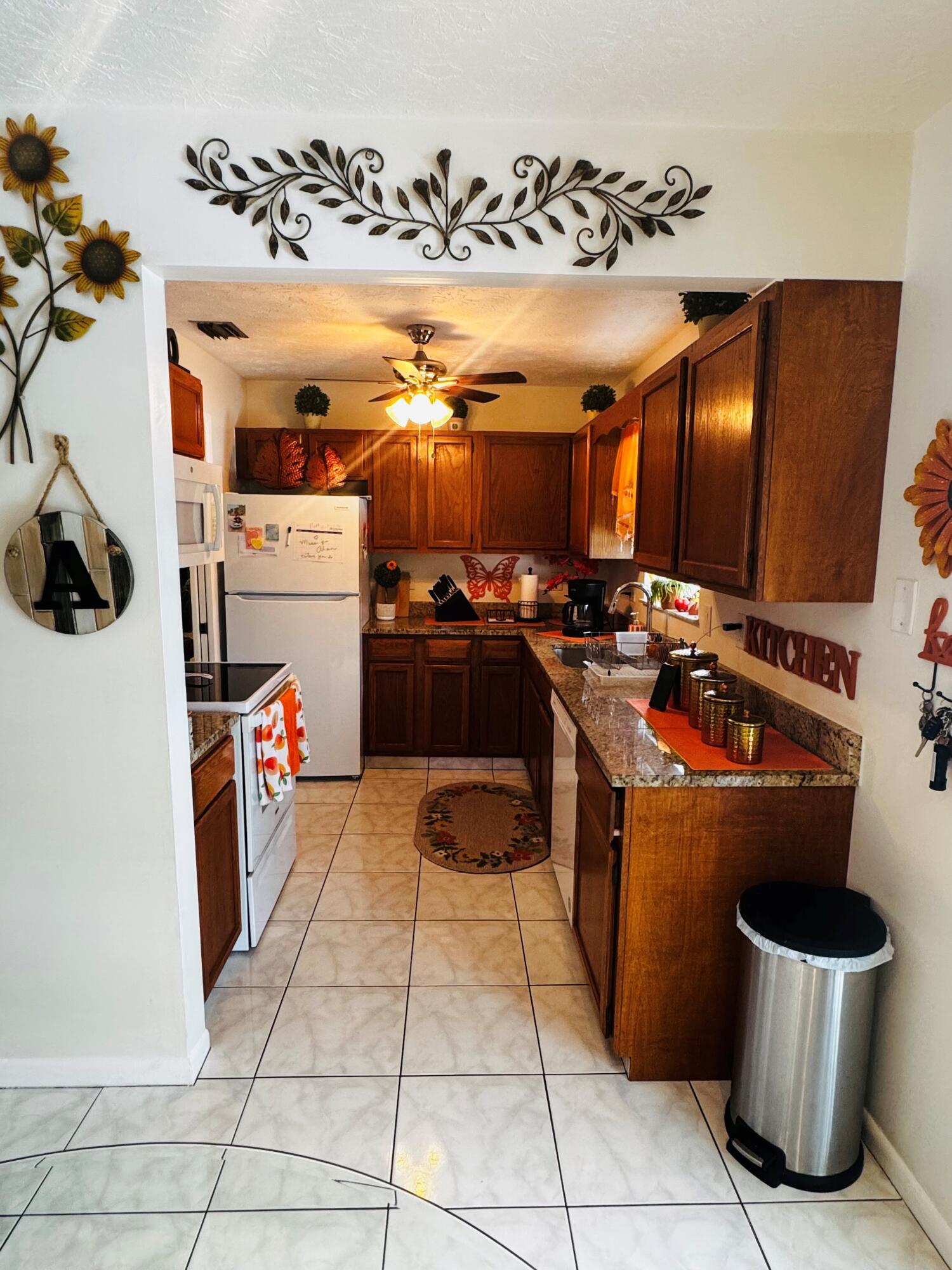 CORAL GARDENS - Residential
