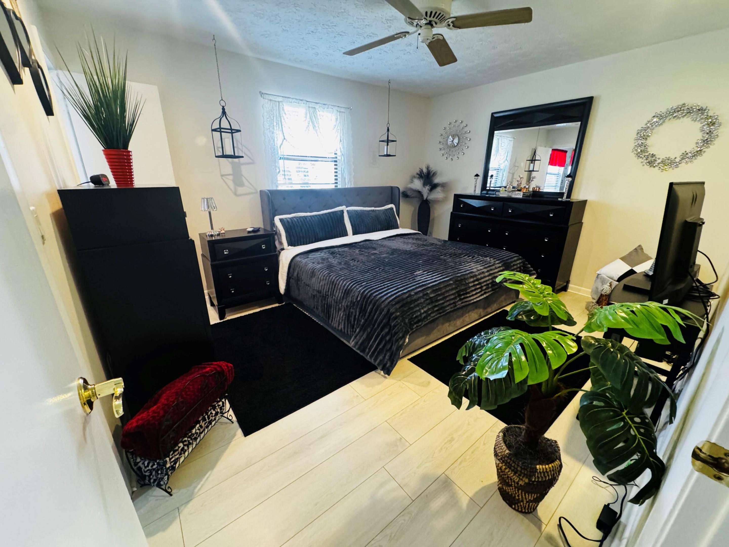 CORAL GARDENS - Residential