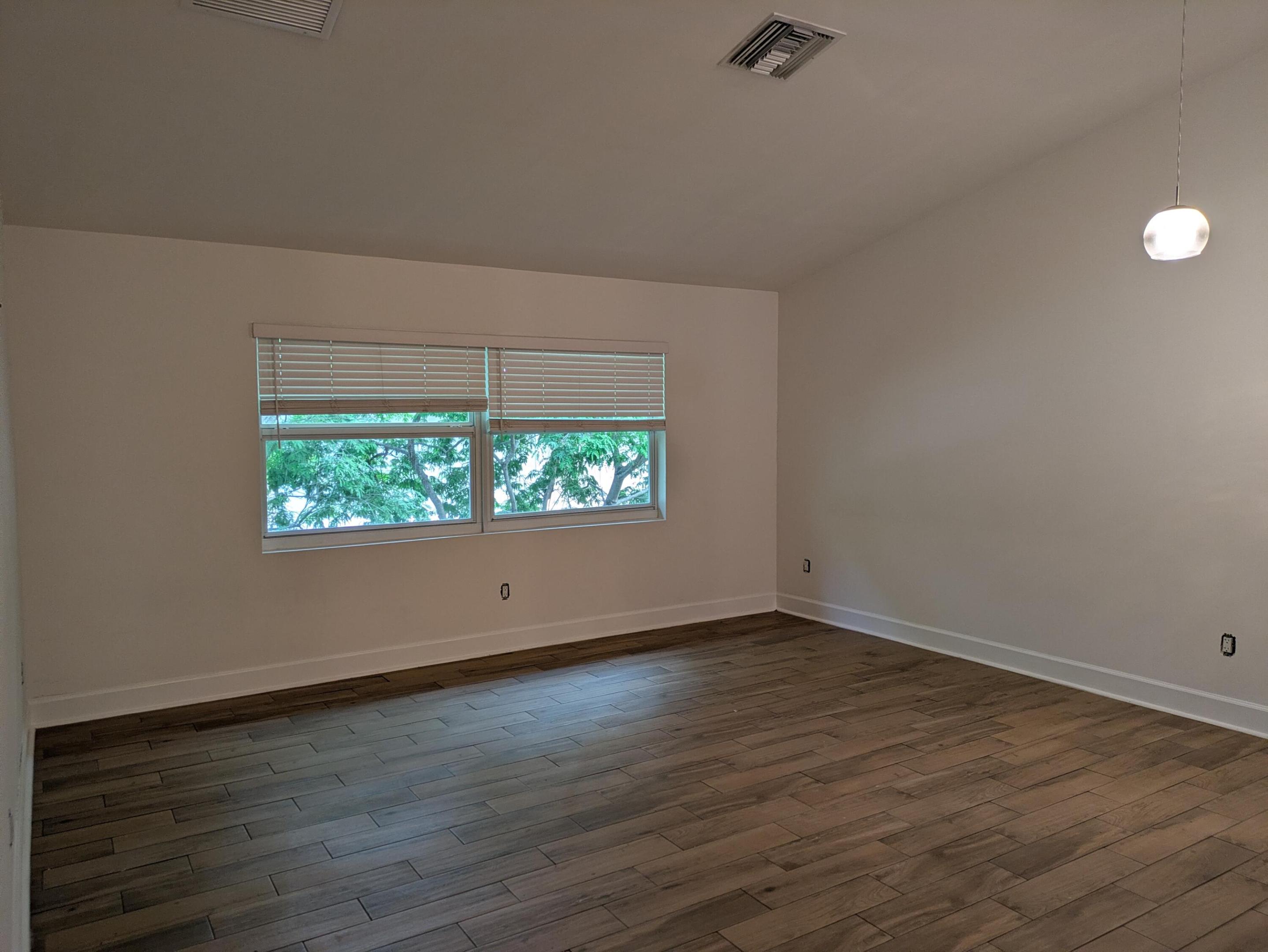 CORAL SPRINGS VILLAGE GREEN - Residential Lease