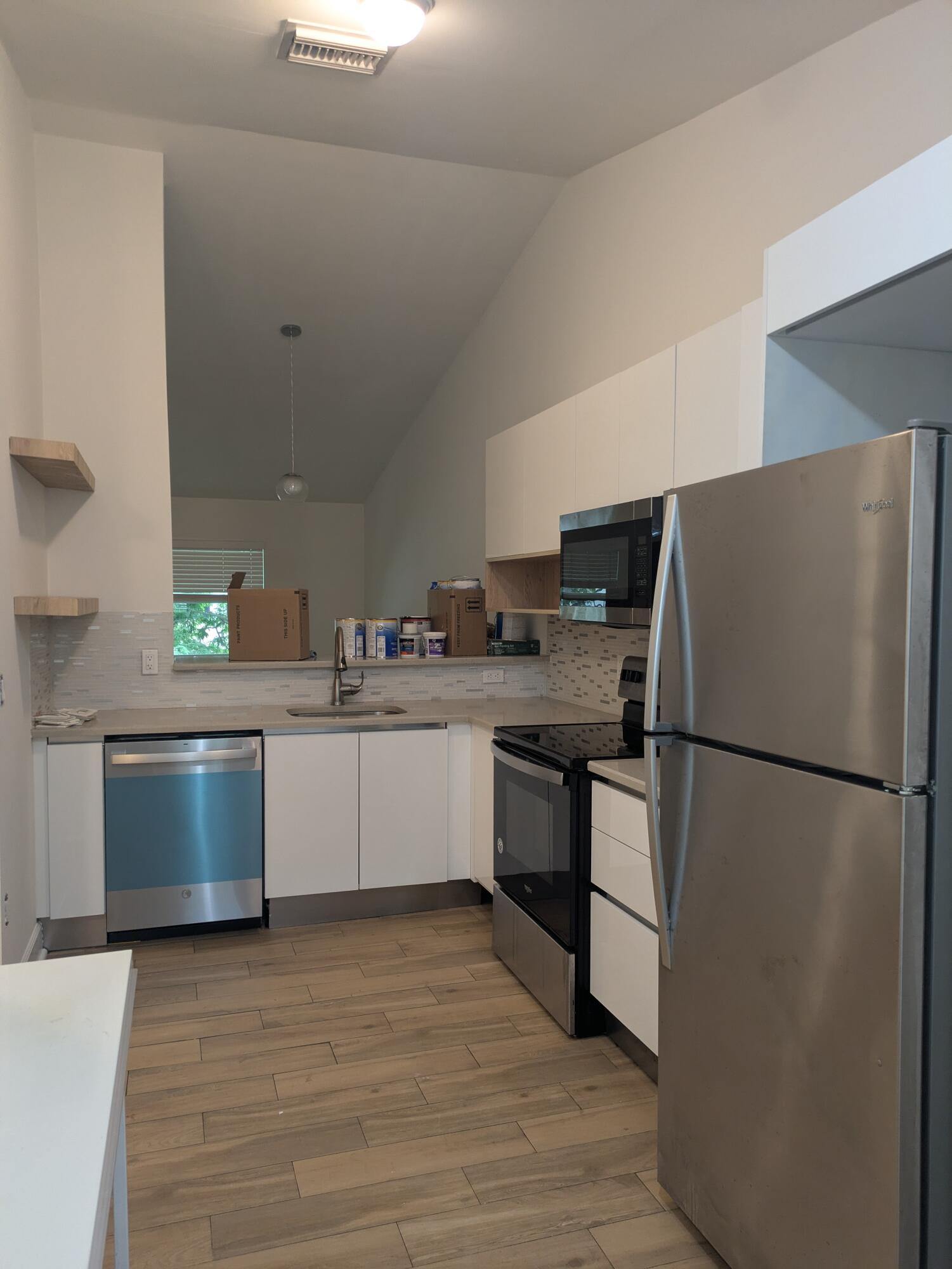 CORAL SPRINGS VILLAGE GREEN - Residential Lease