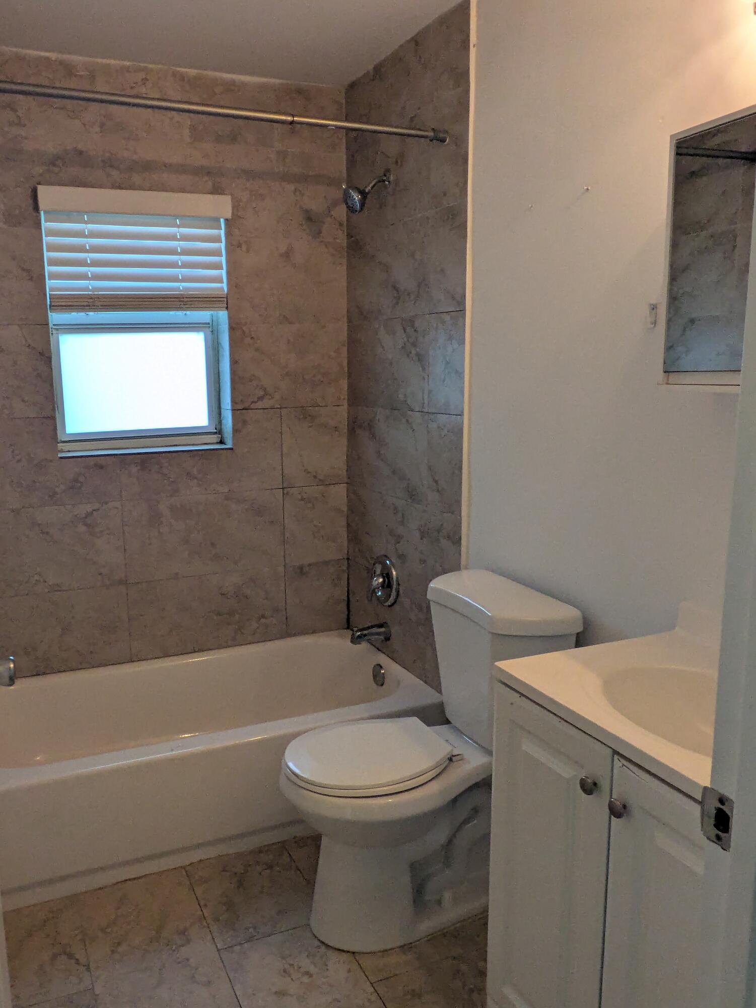 CORAL SPRINGS VILLAGE GREEN - Residential Lease