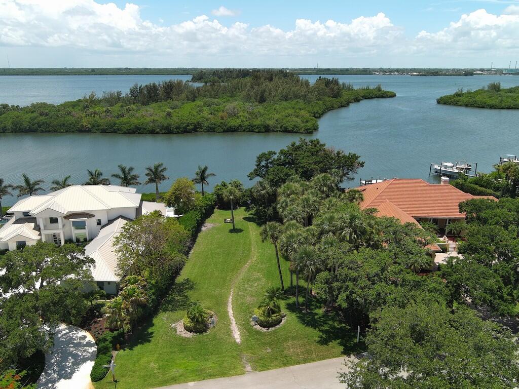 CASTAWAY COVE WAVE V - Residential