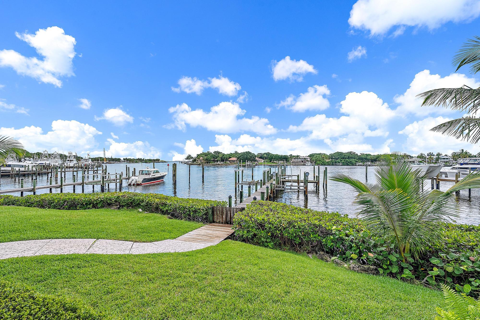 MARINER CAY YACHT CLUB - Residential