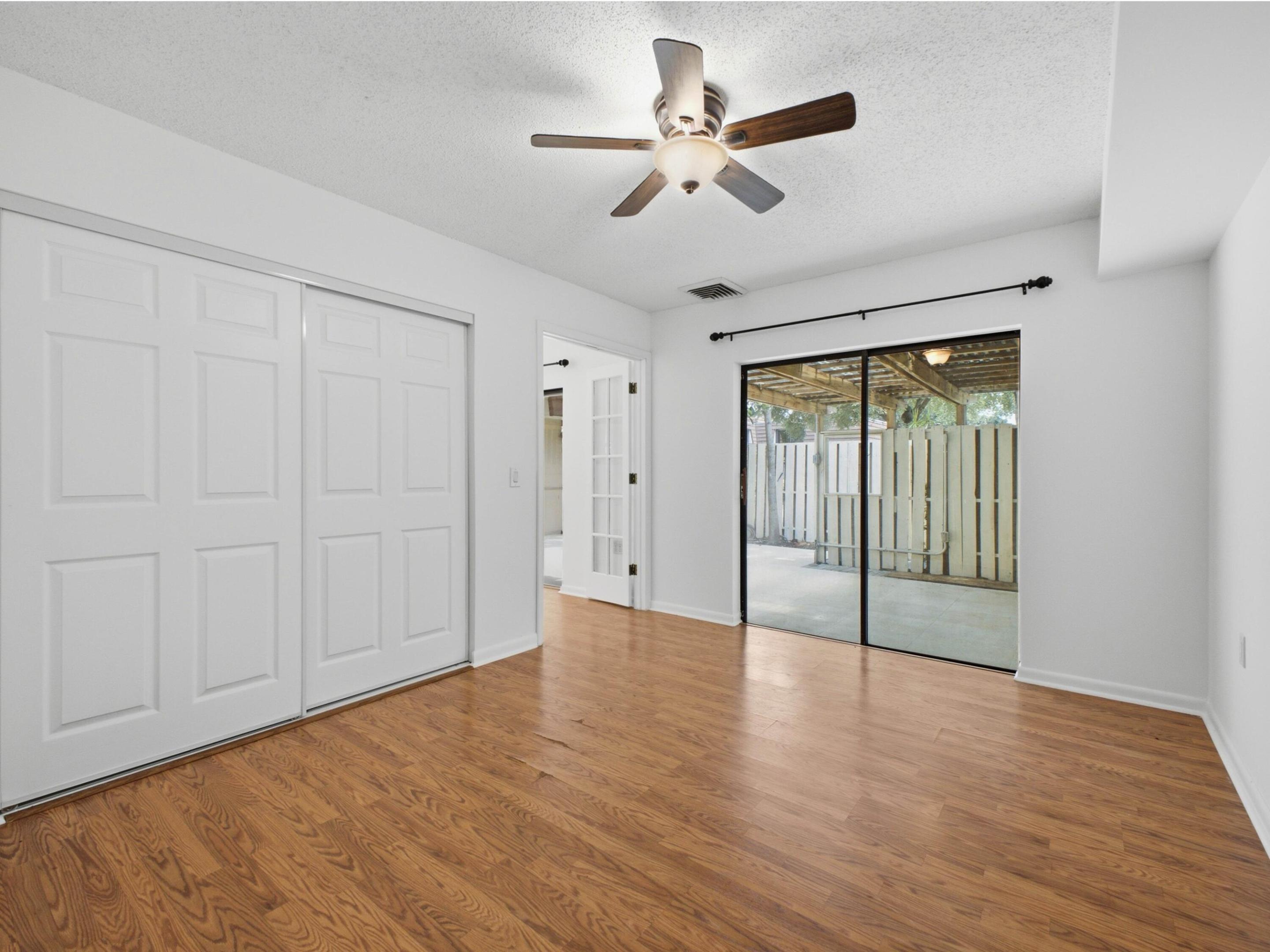 GARDEN LAKES AND GARDEN SQUARE SHOPS - Residential