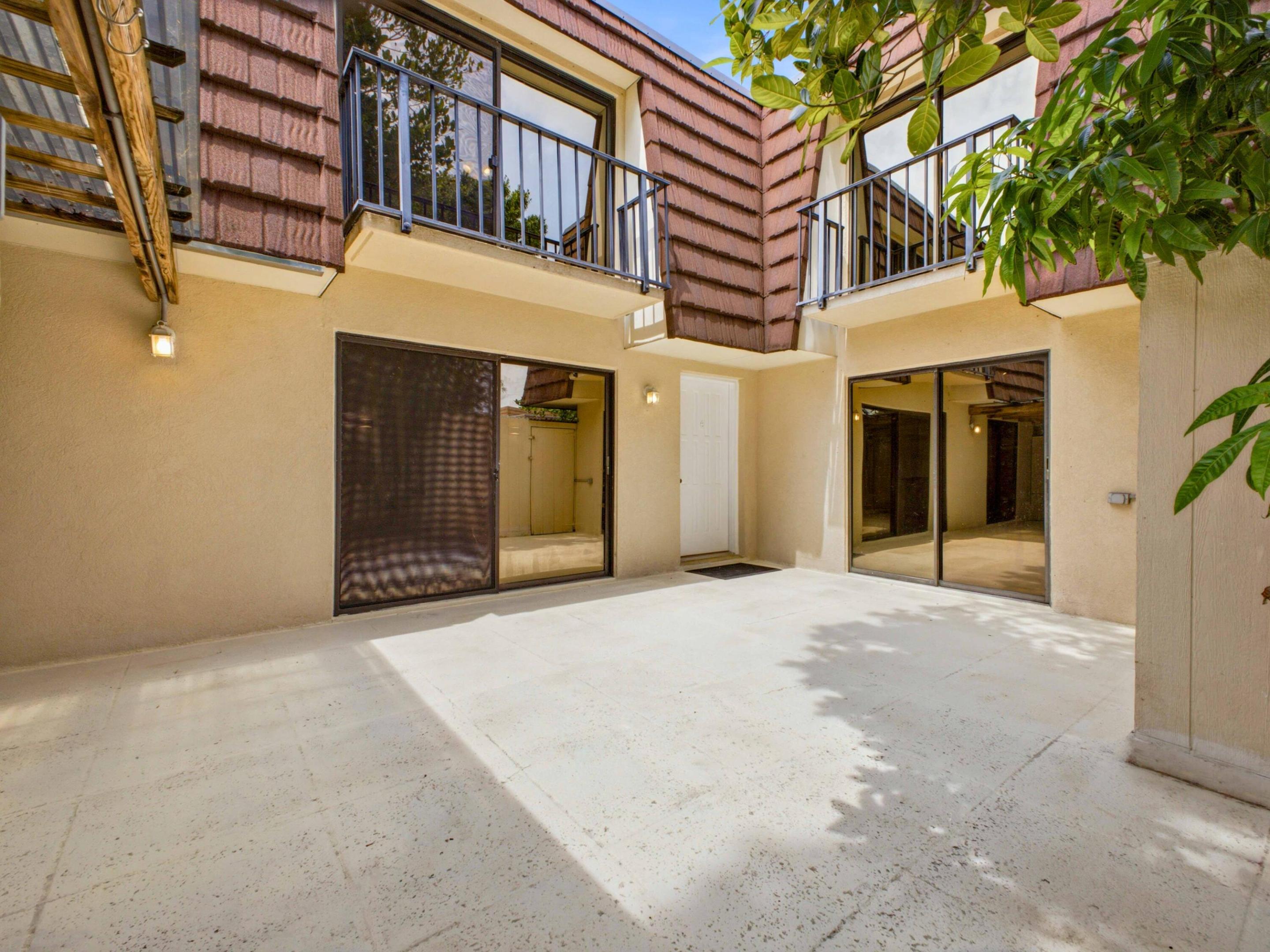 GARDEN LAKES AND GARDEN SQUARE SHOPS - Residential