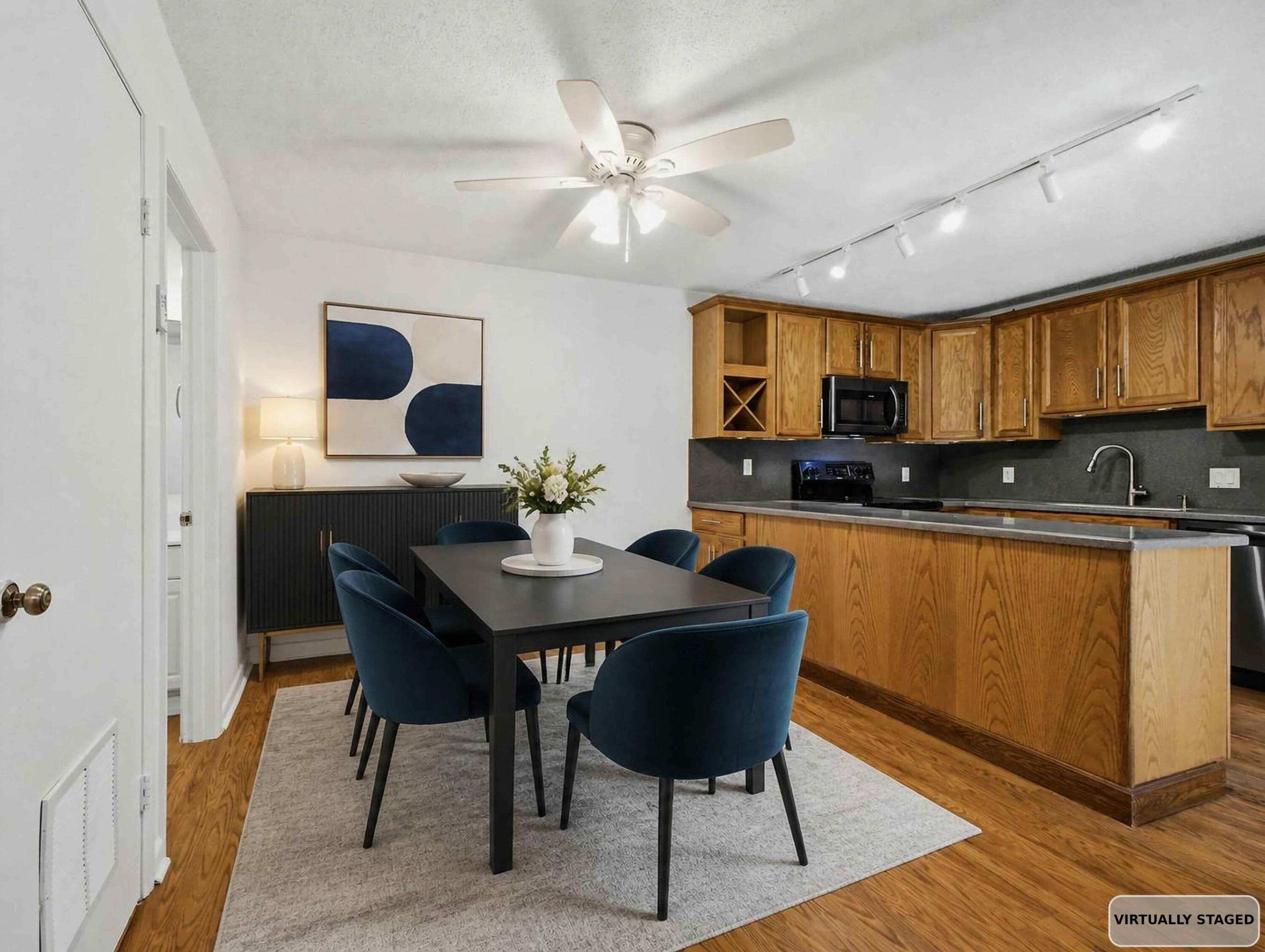 GARDEN LAKES AND GARDEN SQUARE SHOPS - Residential