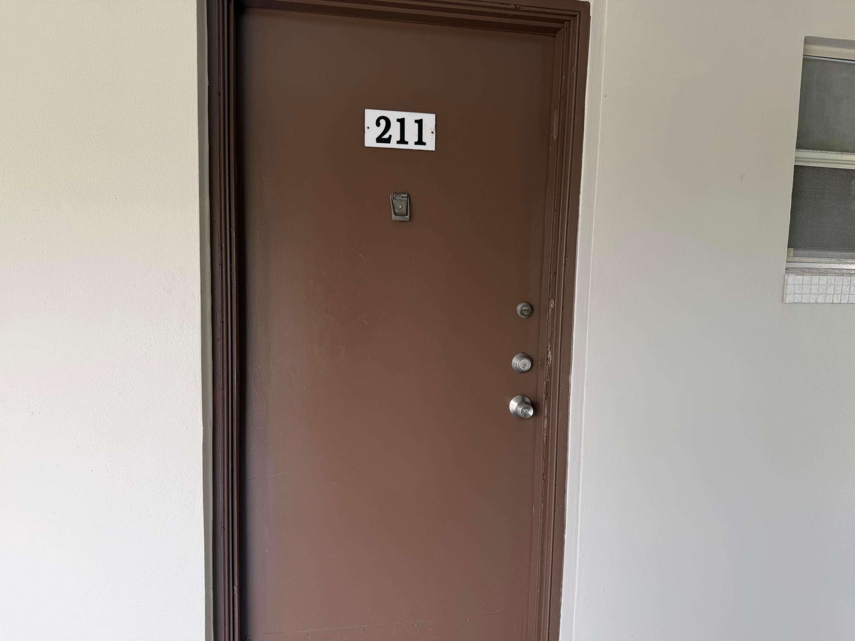 LAUDERDALE OAKS CONDO XIX - Residential