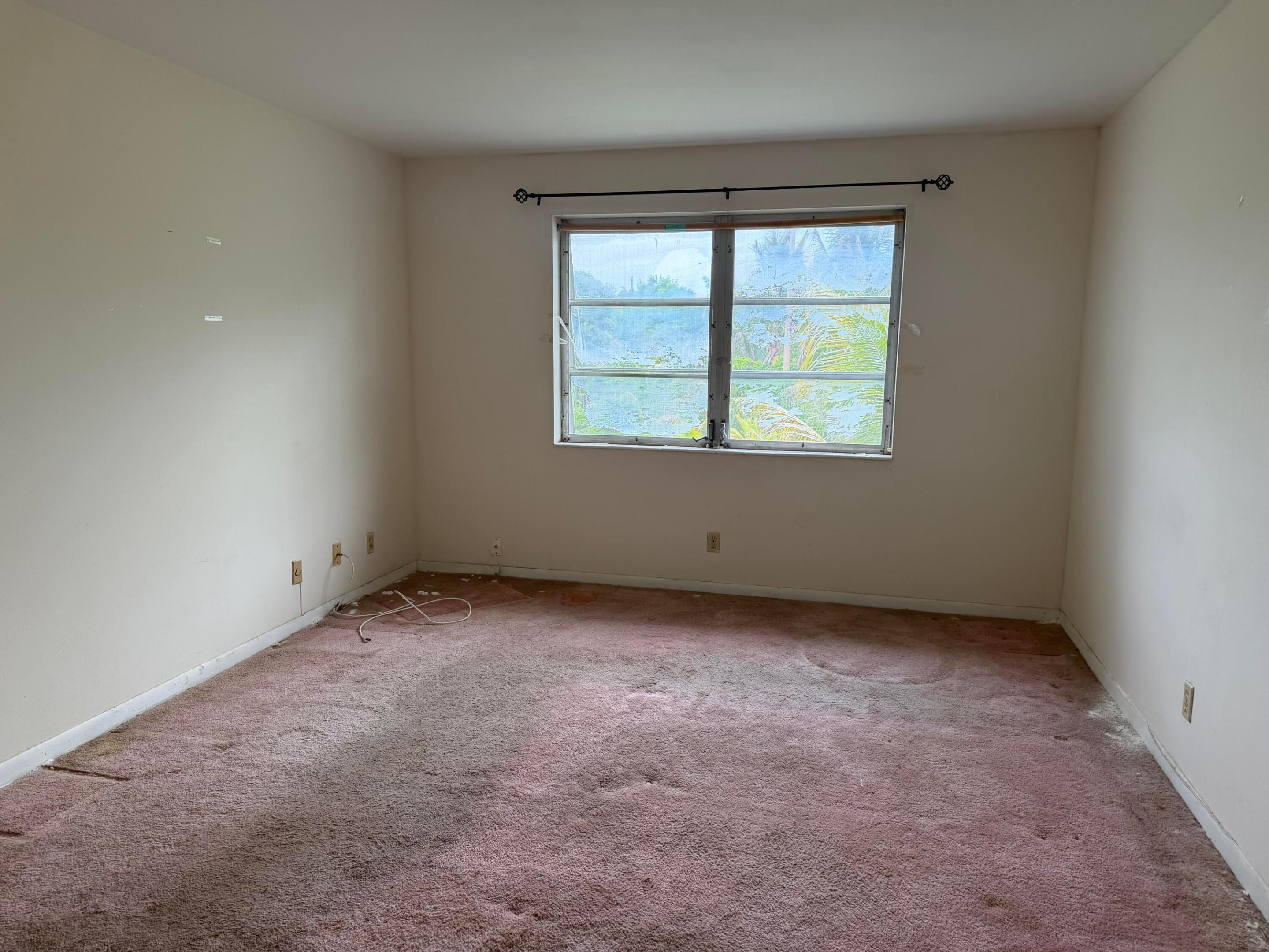 LAUDERDALE OAKS CONDO XIX - Residential
