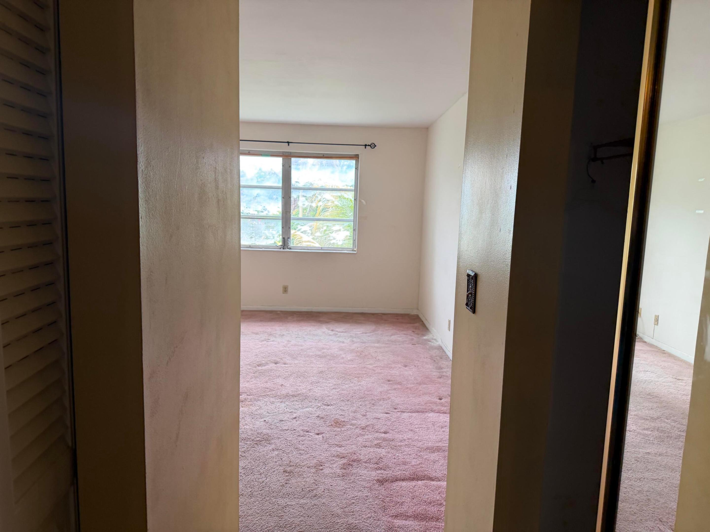 LAUDERDALE OAKS CONDO XIX - Residential