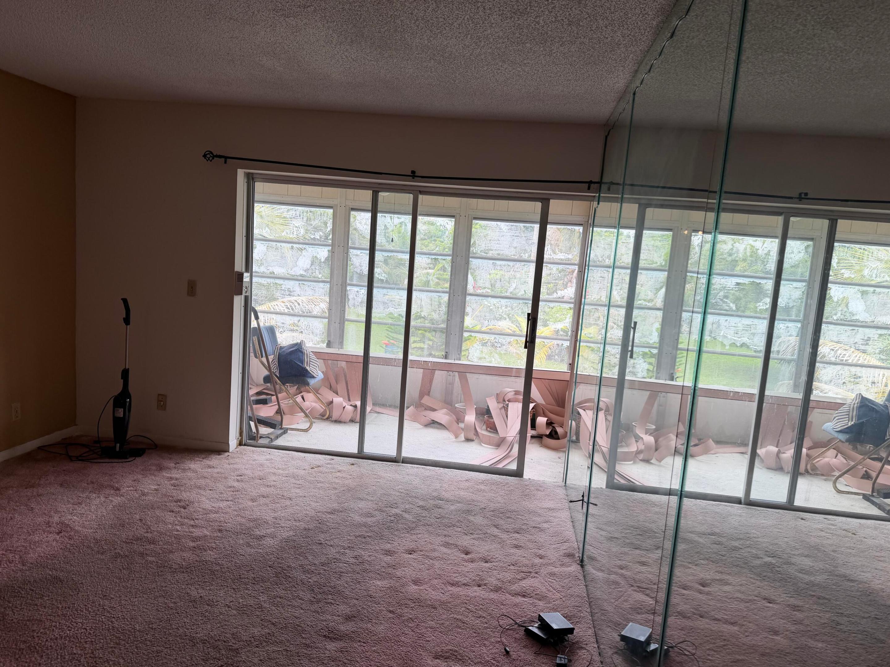 LAUDERDALE OAKS CONDO XIX - Residential
