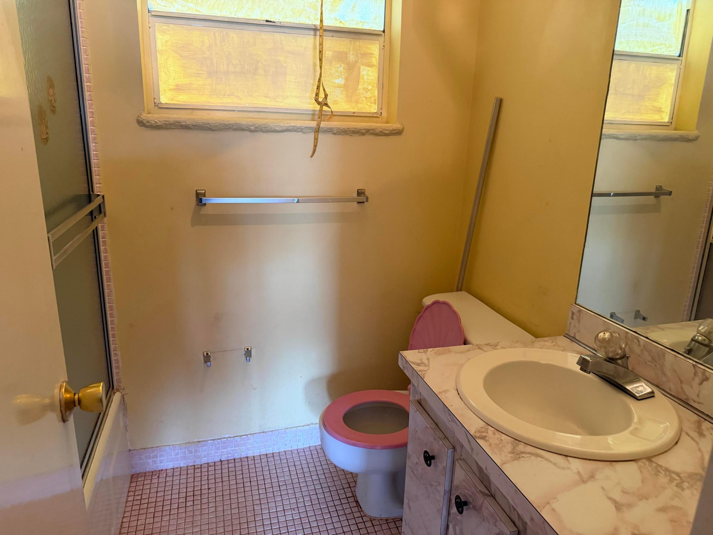LAUDERDALE OAKS CONDO XIX - Residential
