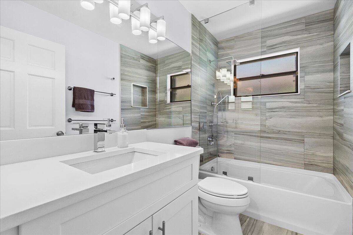 BEDFORD MEWS AT WELLINGTON - Residential
