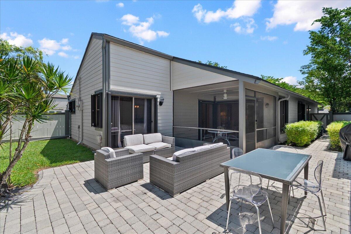 BEDFORD MEWS AT WELLINGTON - Residential