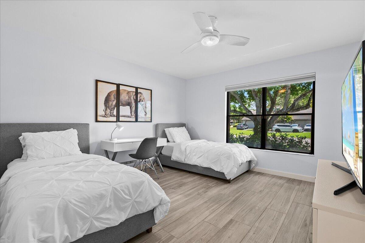 BEDFORD MEWS AT WELLINGTON - Residential
