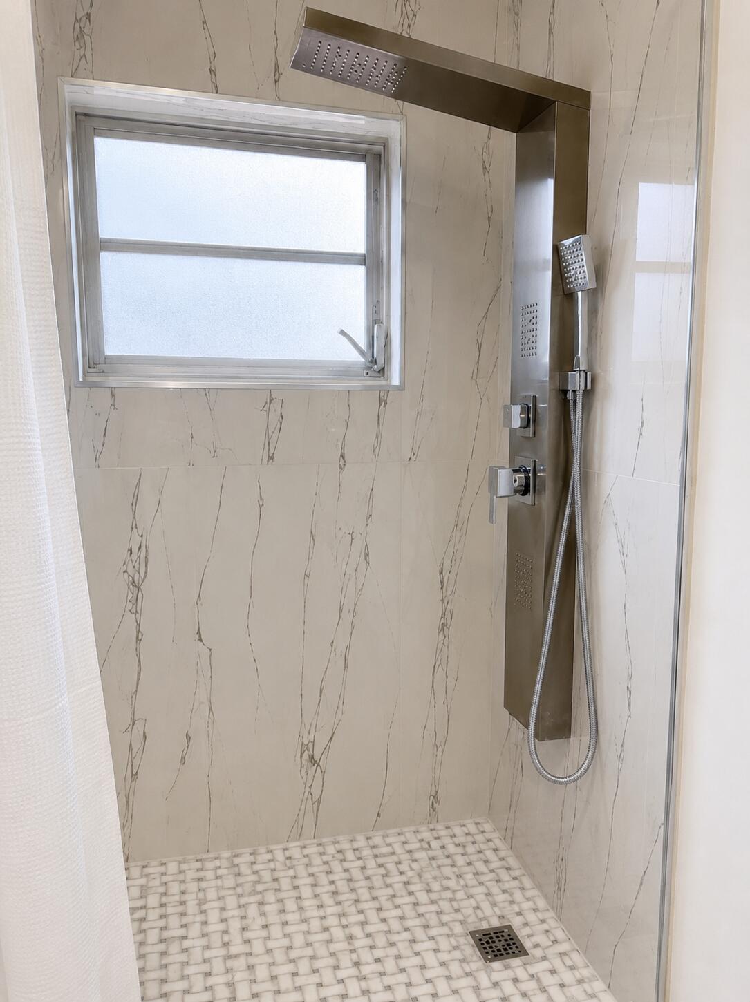 SEVENTEENTH GREEN CONDO - Residential